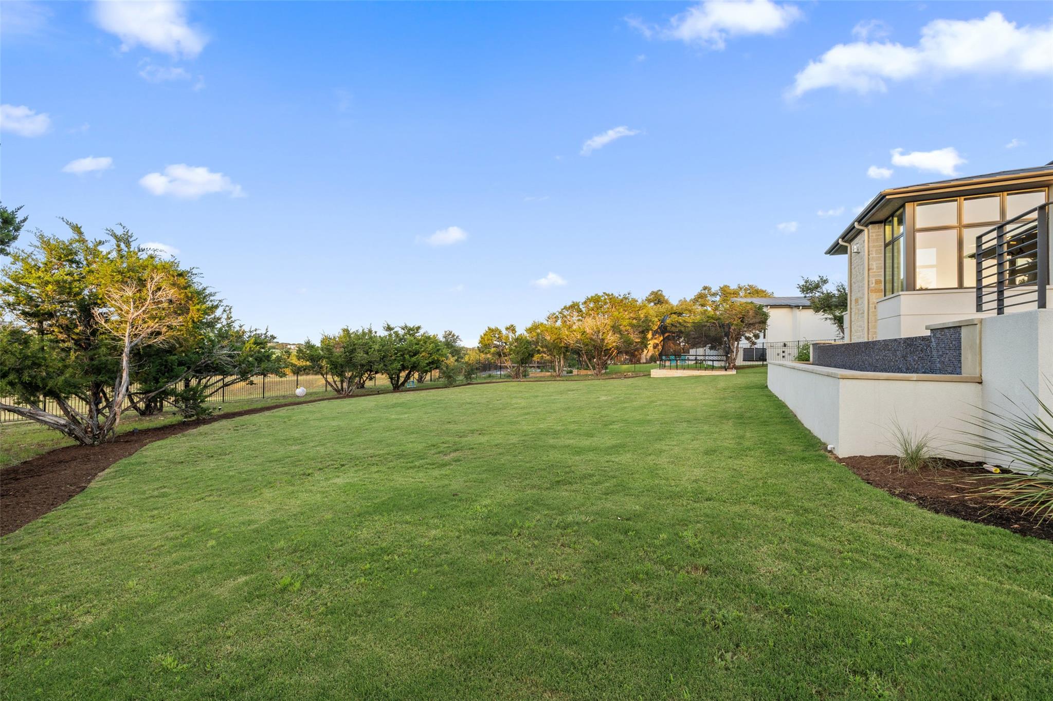 6404 Madrone Tree LN