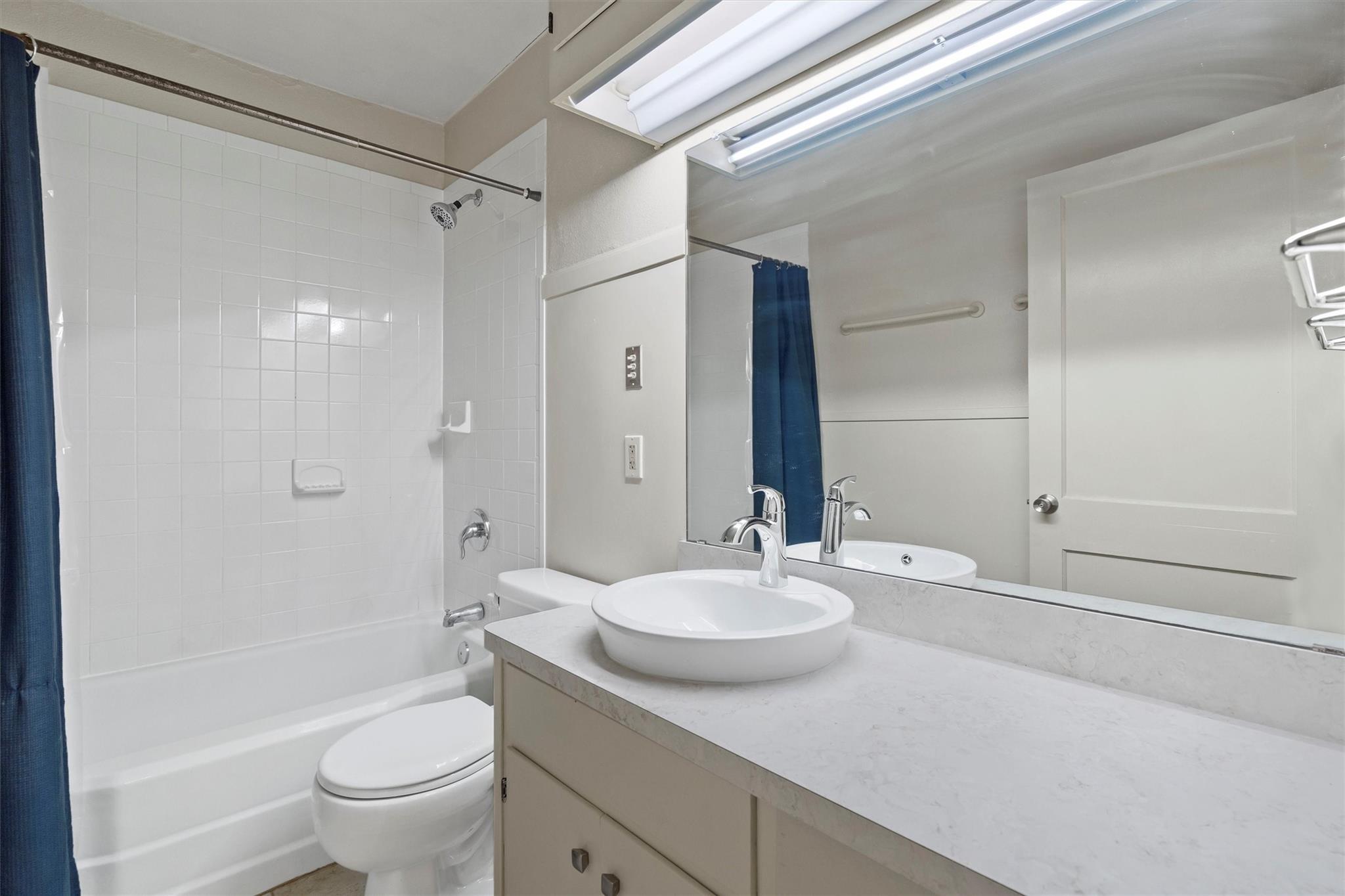 1511 Alguno RD, Austin