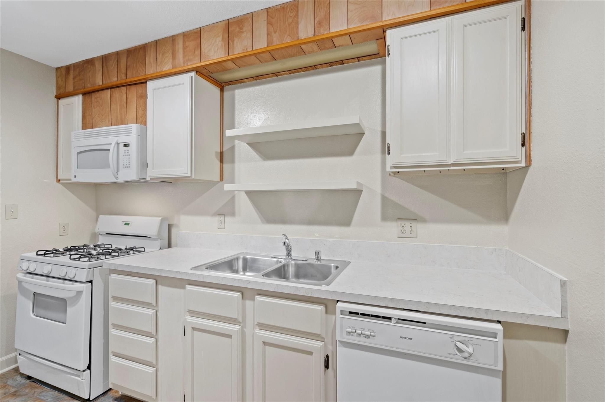 1511 Alguno RD, Austin