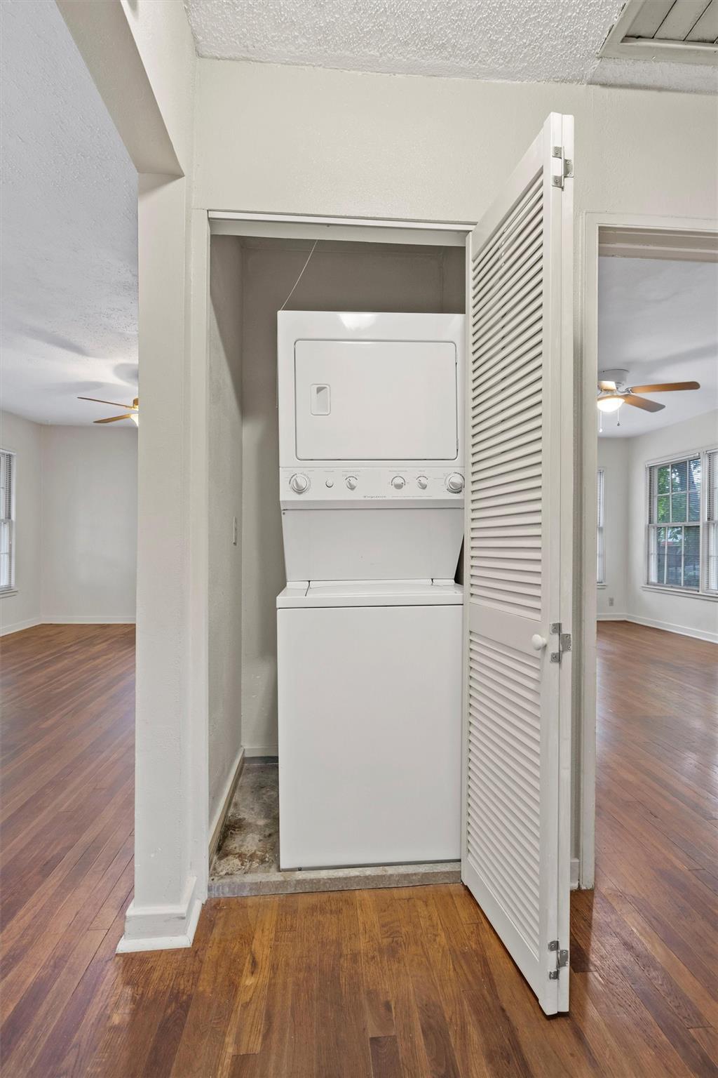 1511 Alguno RD, Austin