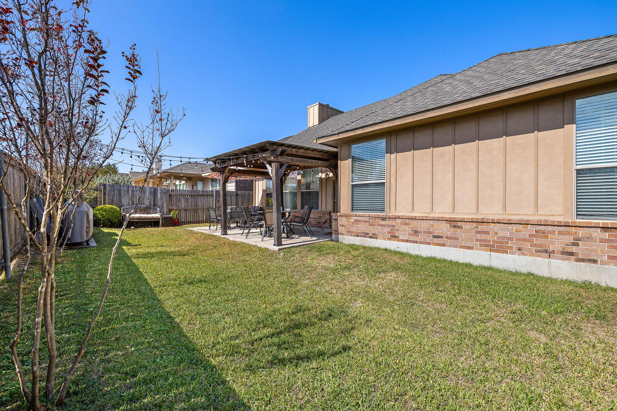 2494 Santa Barbara LOOP, Round Rock