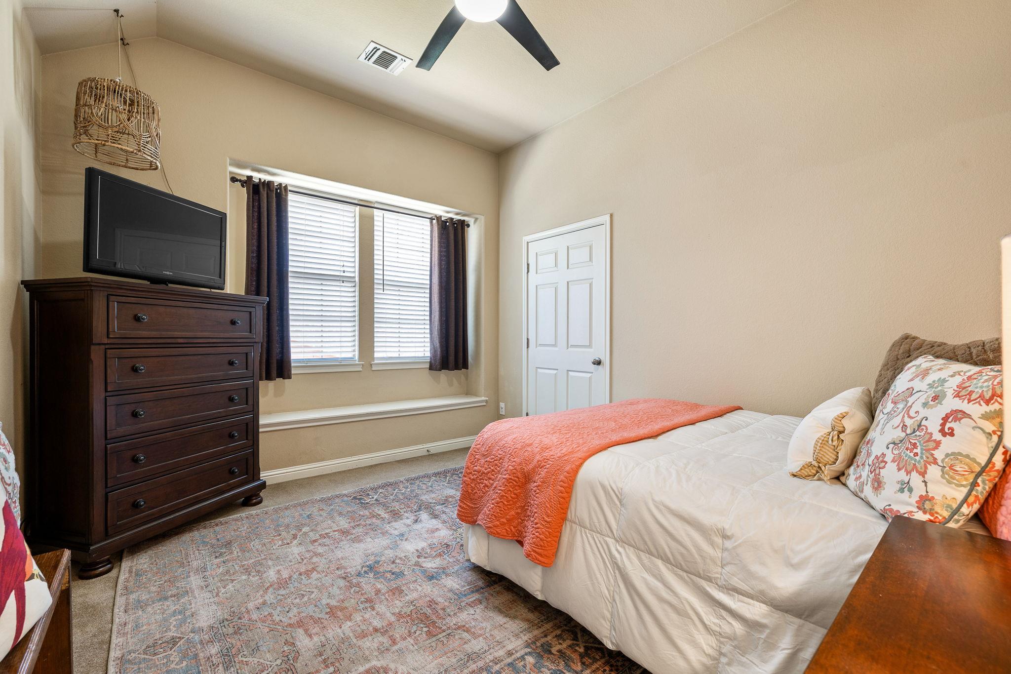 2494 Santa Barbara LOOP, Round Rock