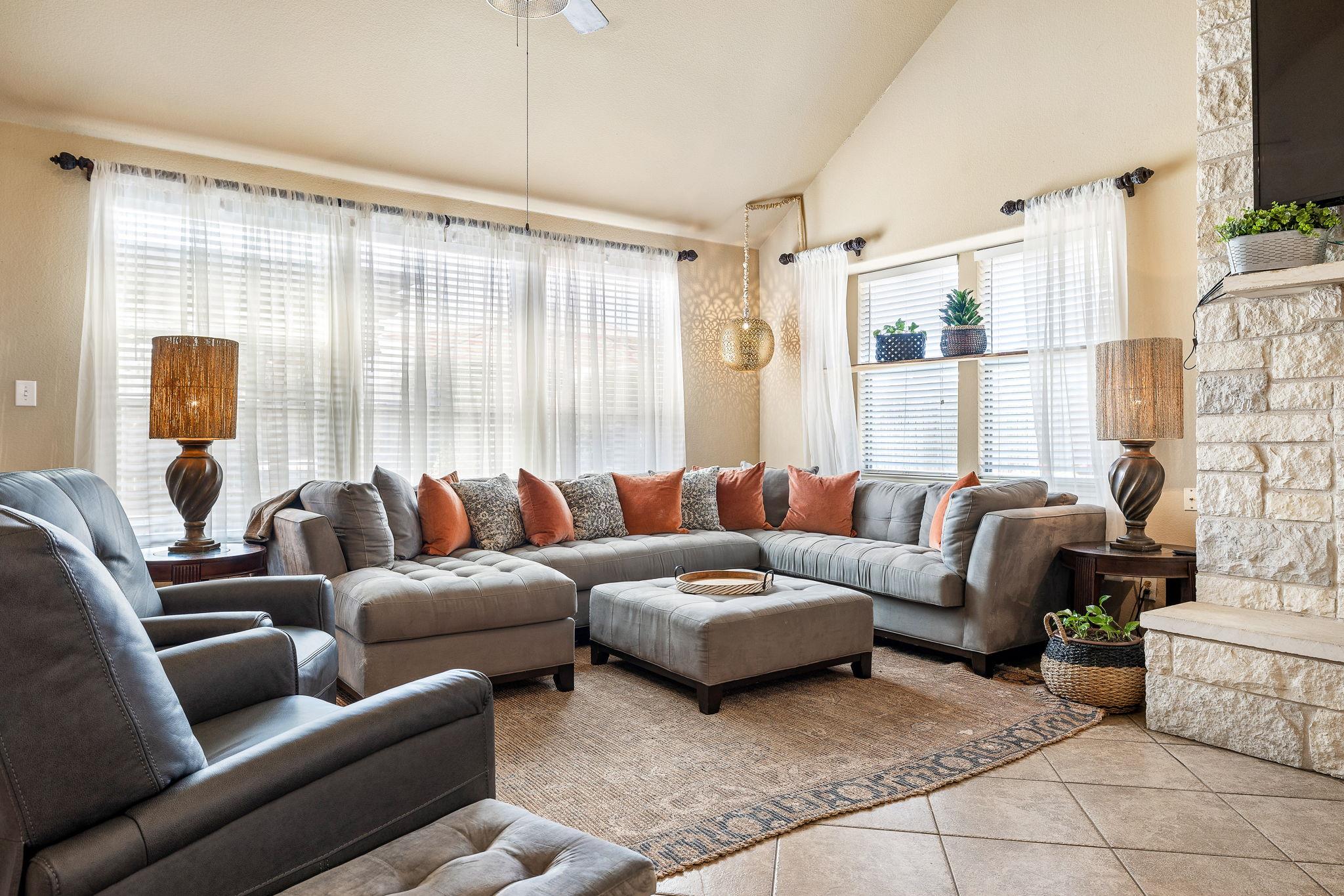 2494 Santa Barbara LOOP, Round Rock