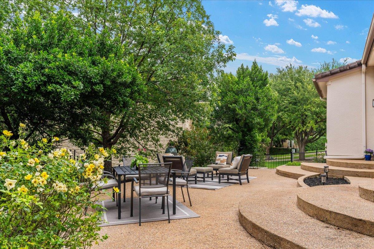 37 Autumn Oaks DR