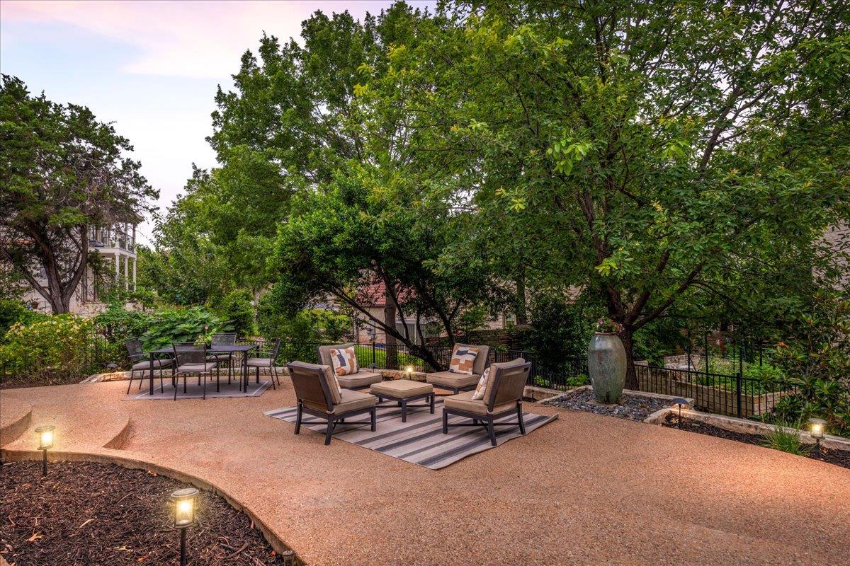 37 Autumn Oaks DR