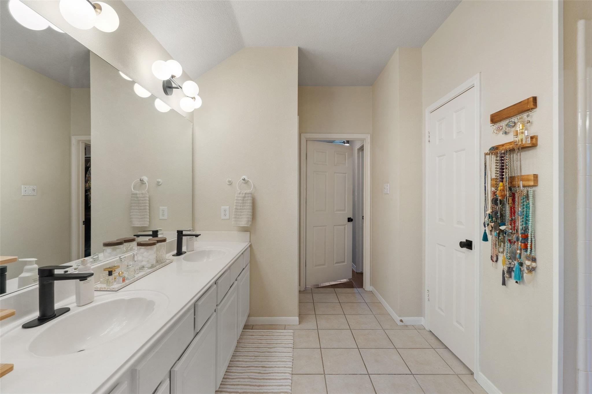 11016 Amaranth LN
