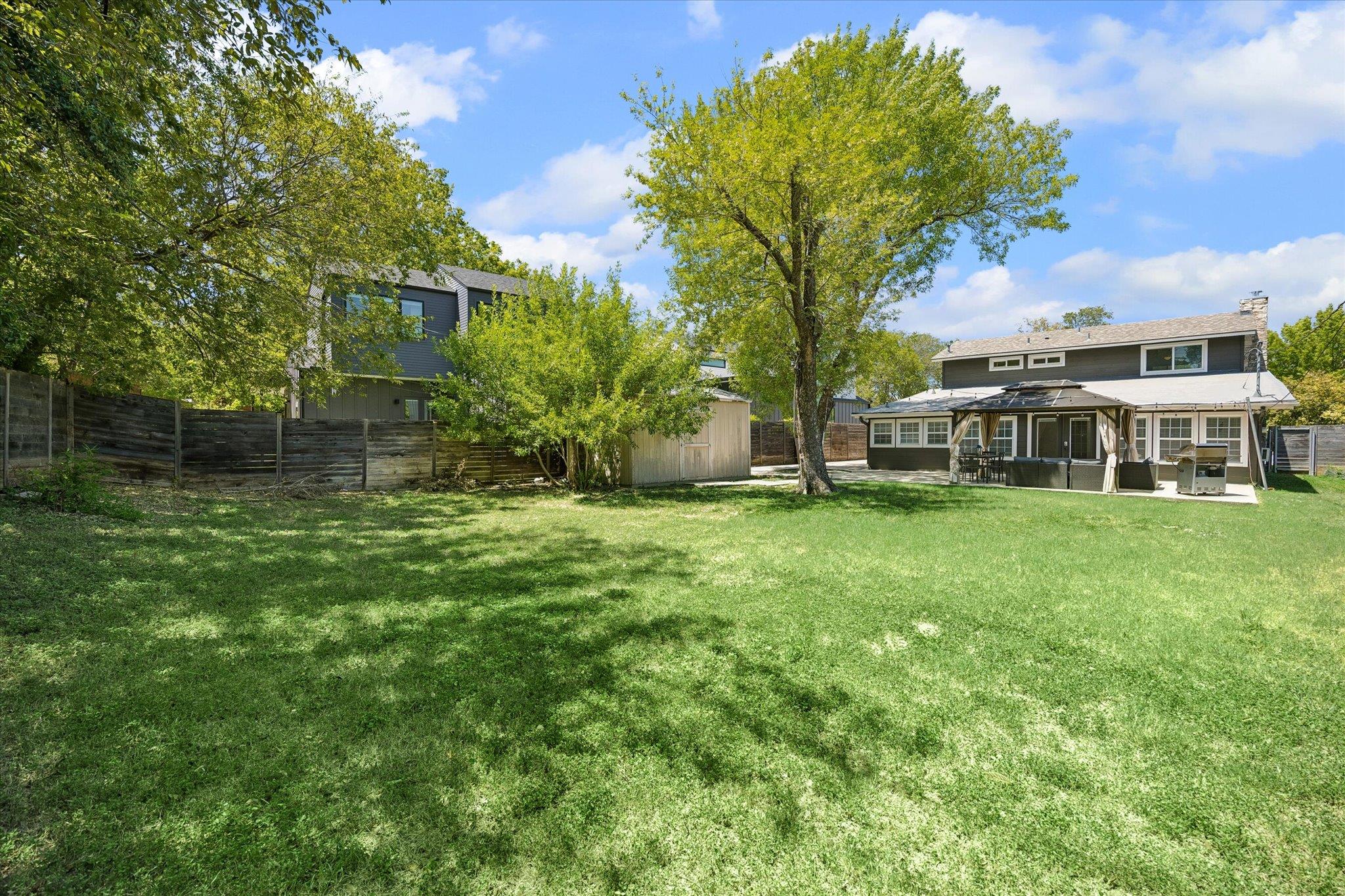 411 Ramble LN