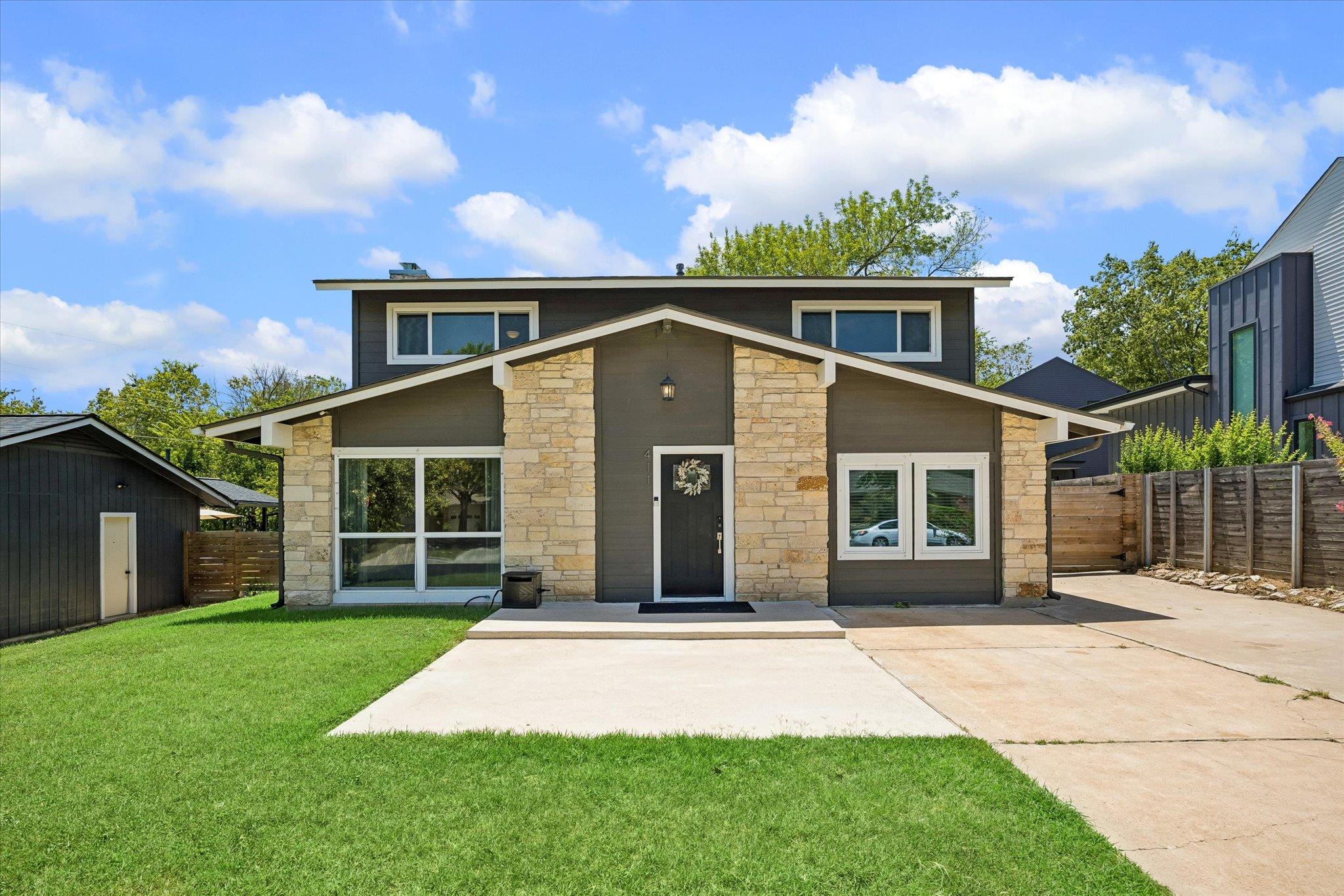 411 Ramble LN