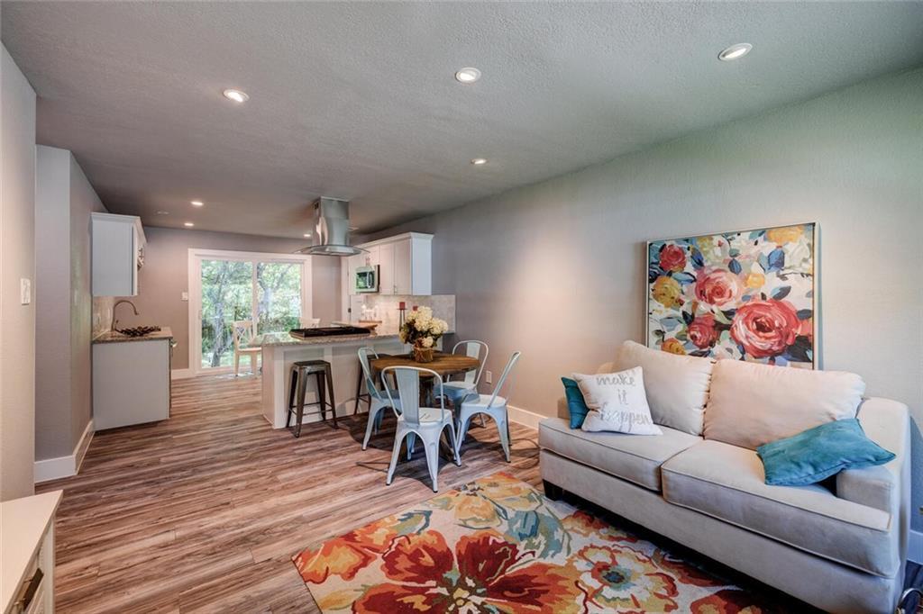 2321 Lakehurst DR