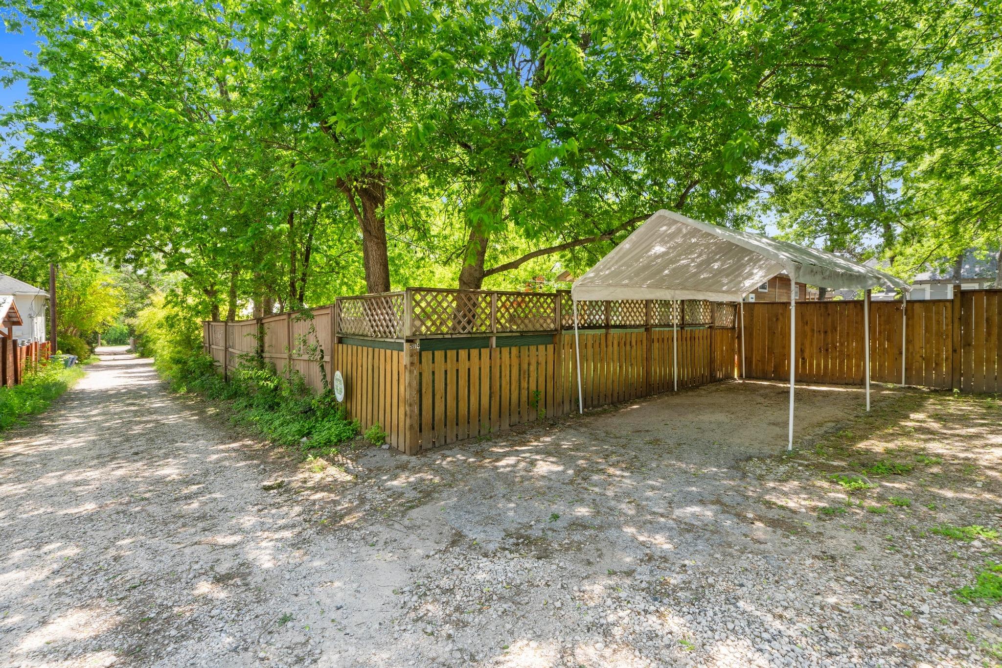 504 E 38th 1/2 ST
