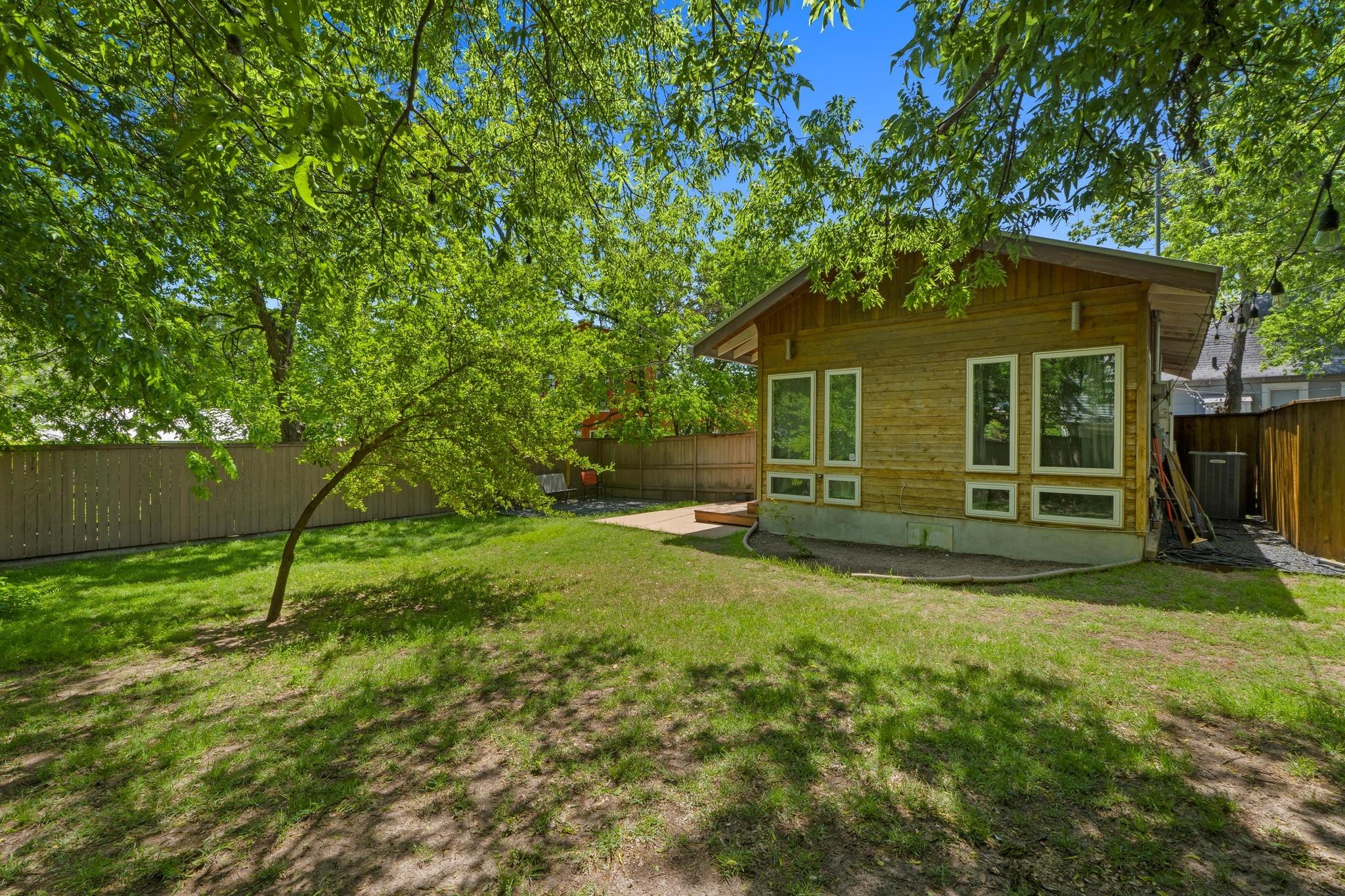 504 E 38th 1/2 ST