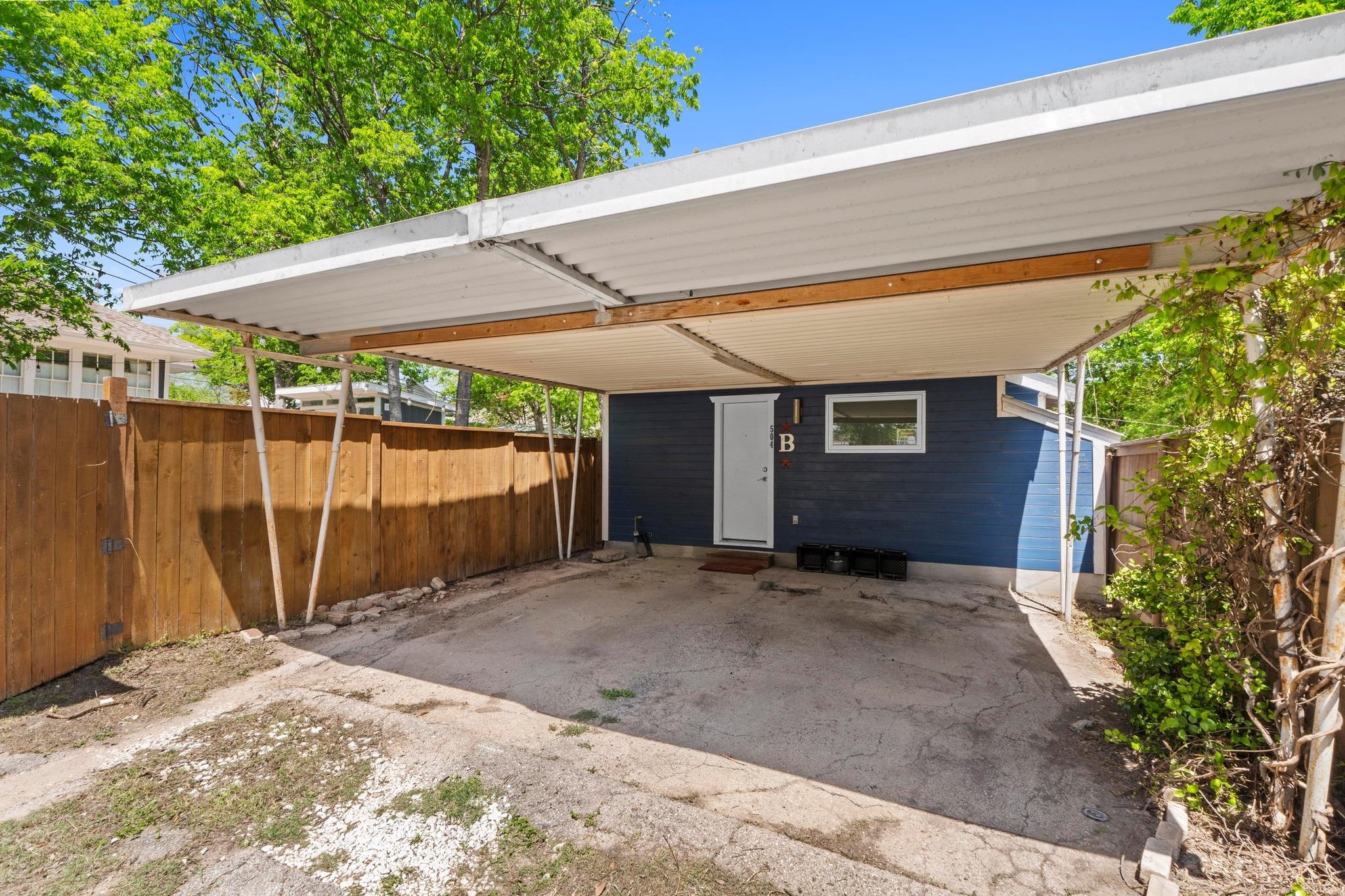 504 E 38th 1/2 ST