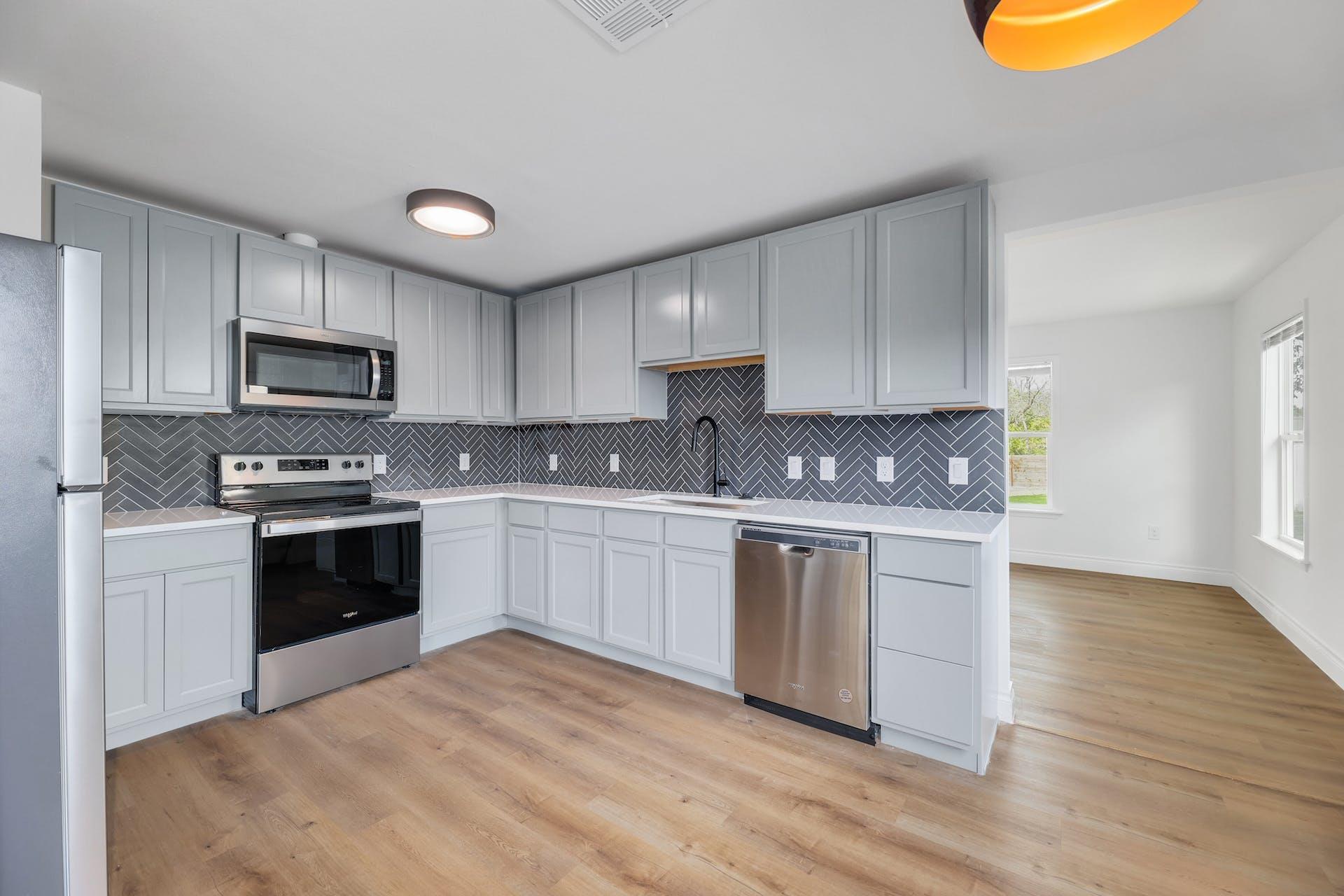 306 W Stassney LN Unit: 1&2