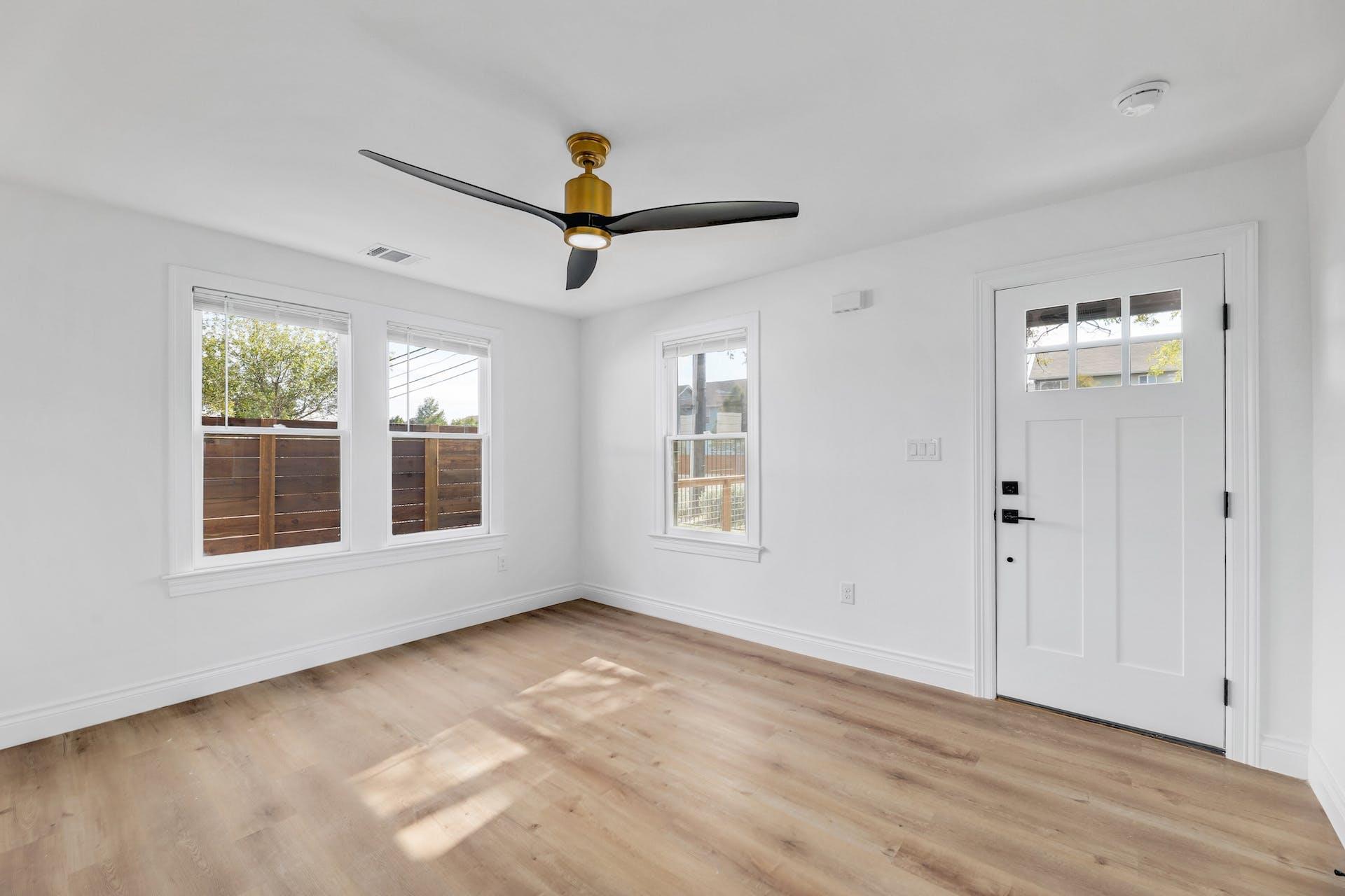 306 W Stassney LN Unit: 1&2