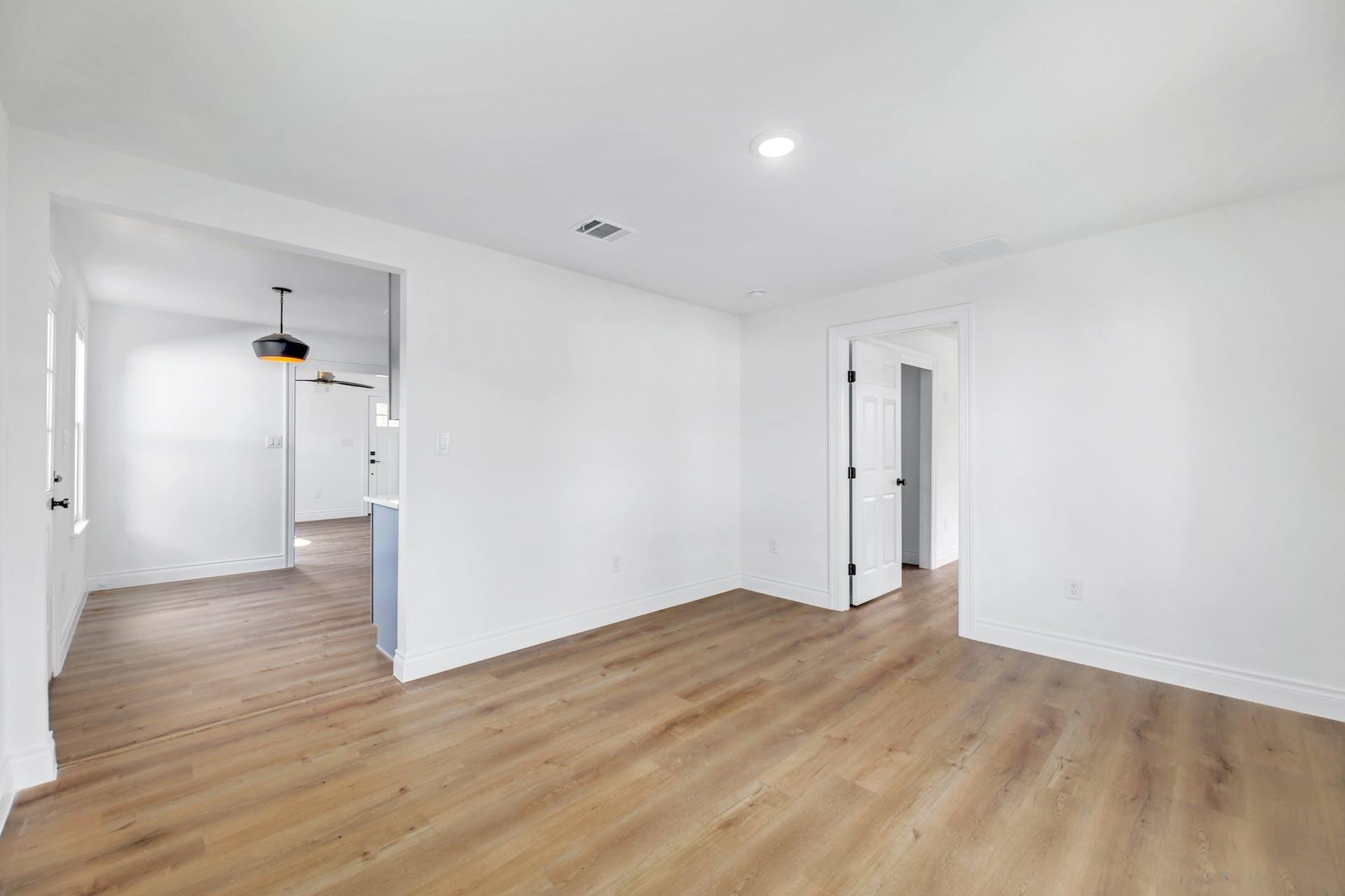 306 W Stassney LN Unit: 1&2