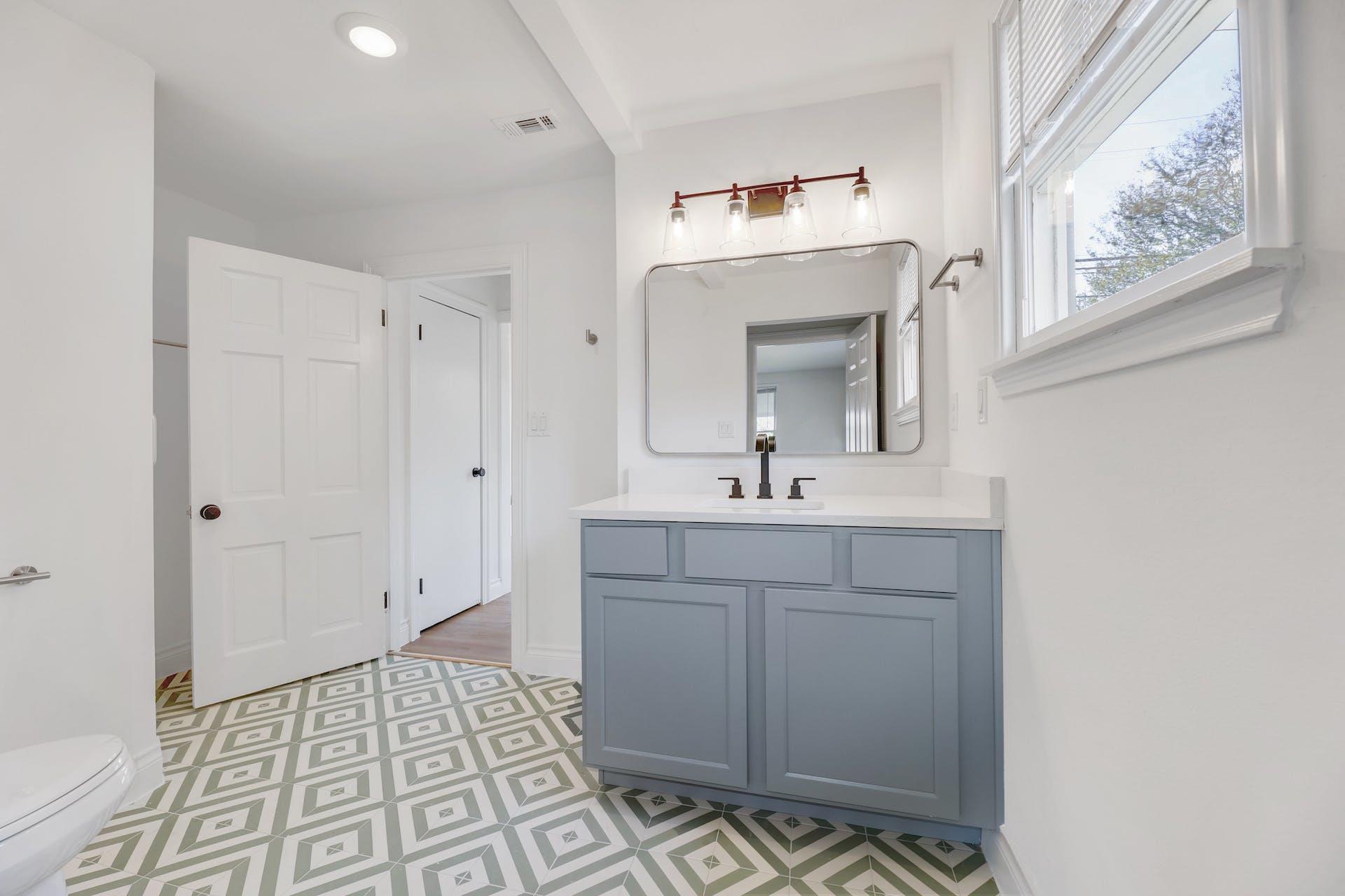 306 W Stassney LN Unit: 1&2