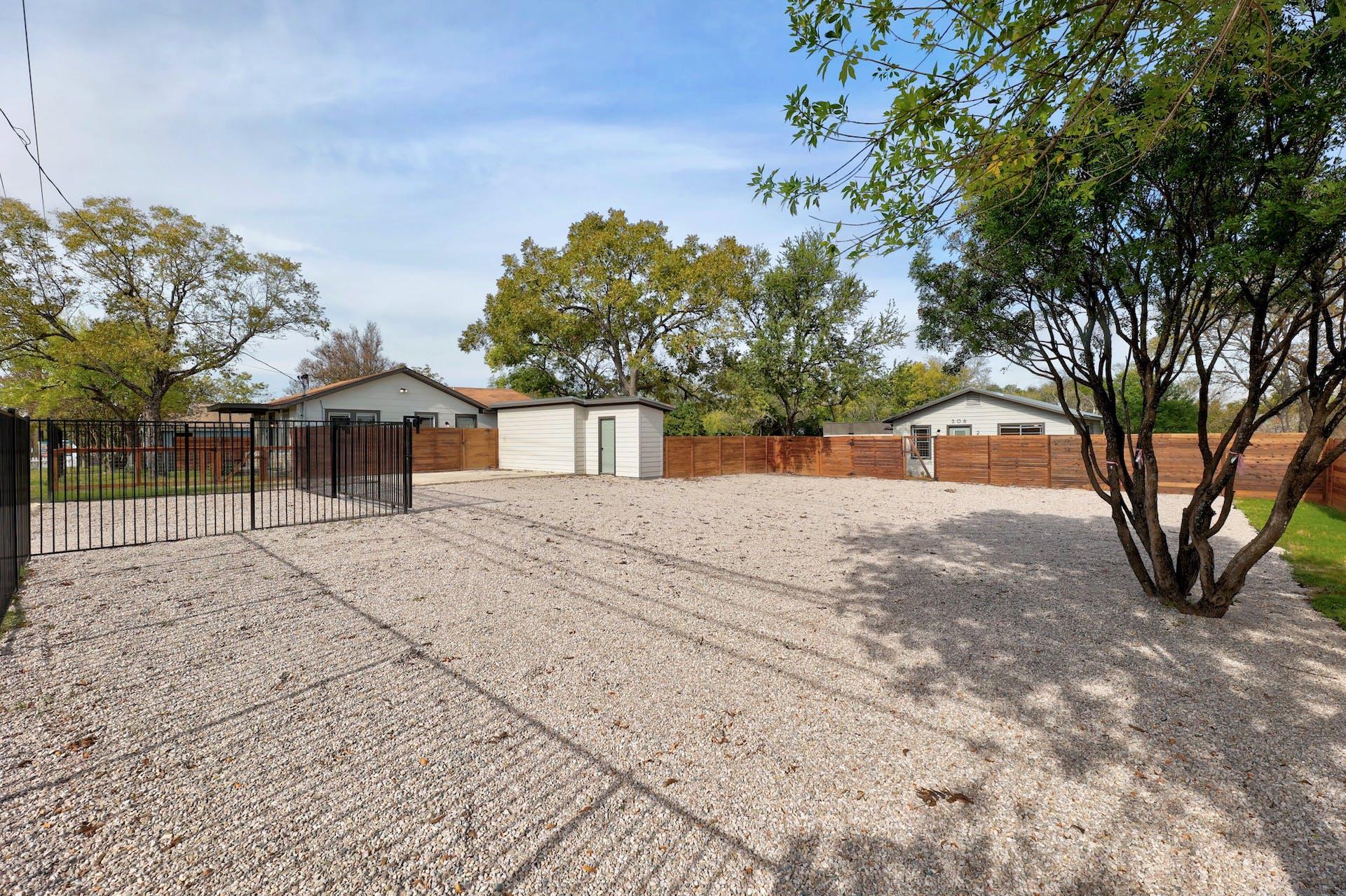 306 W Stassney LN Unit: 1&2