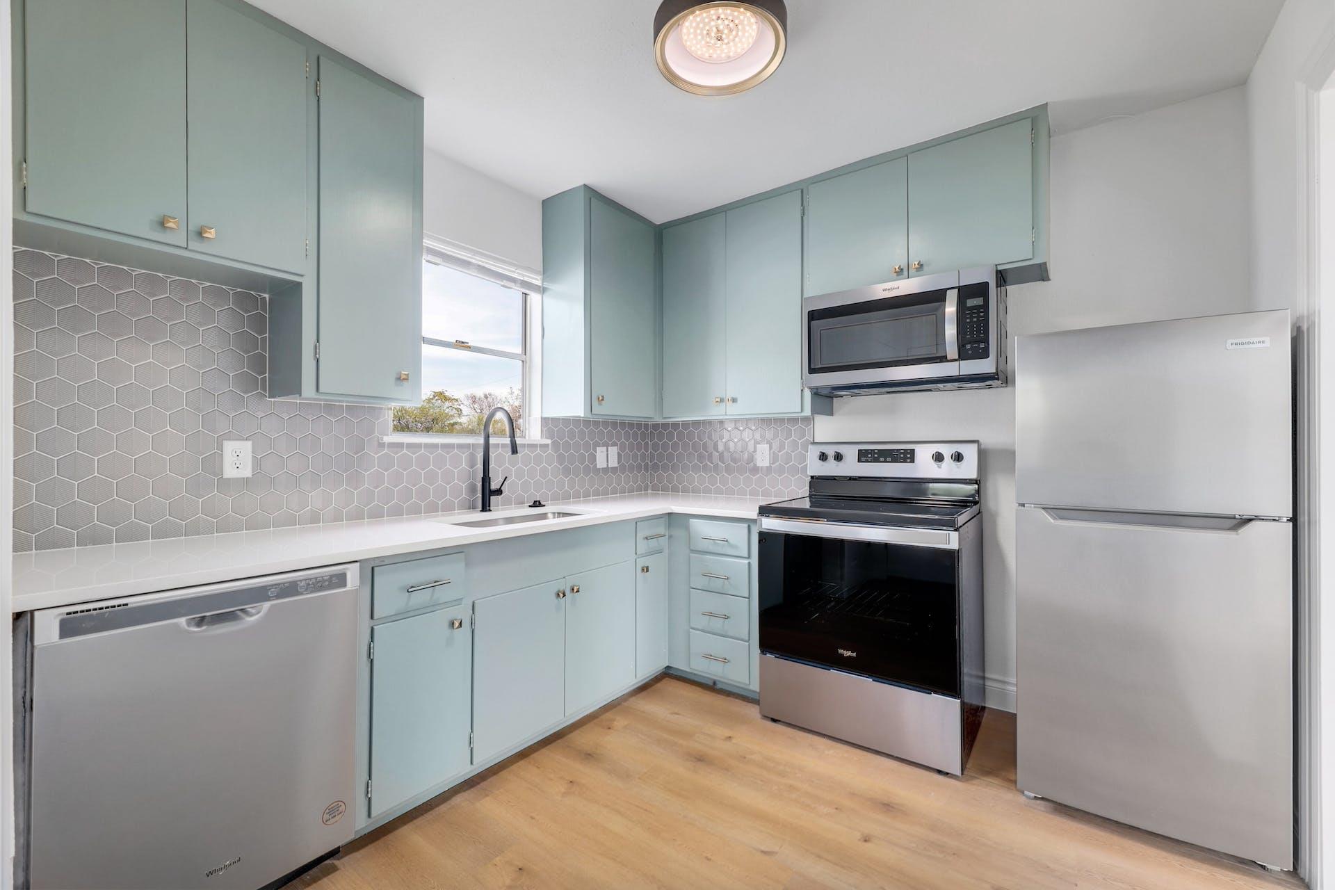 306 W Stassney LN Unit: 1&2