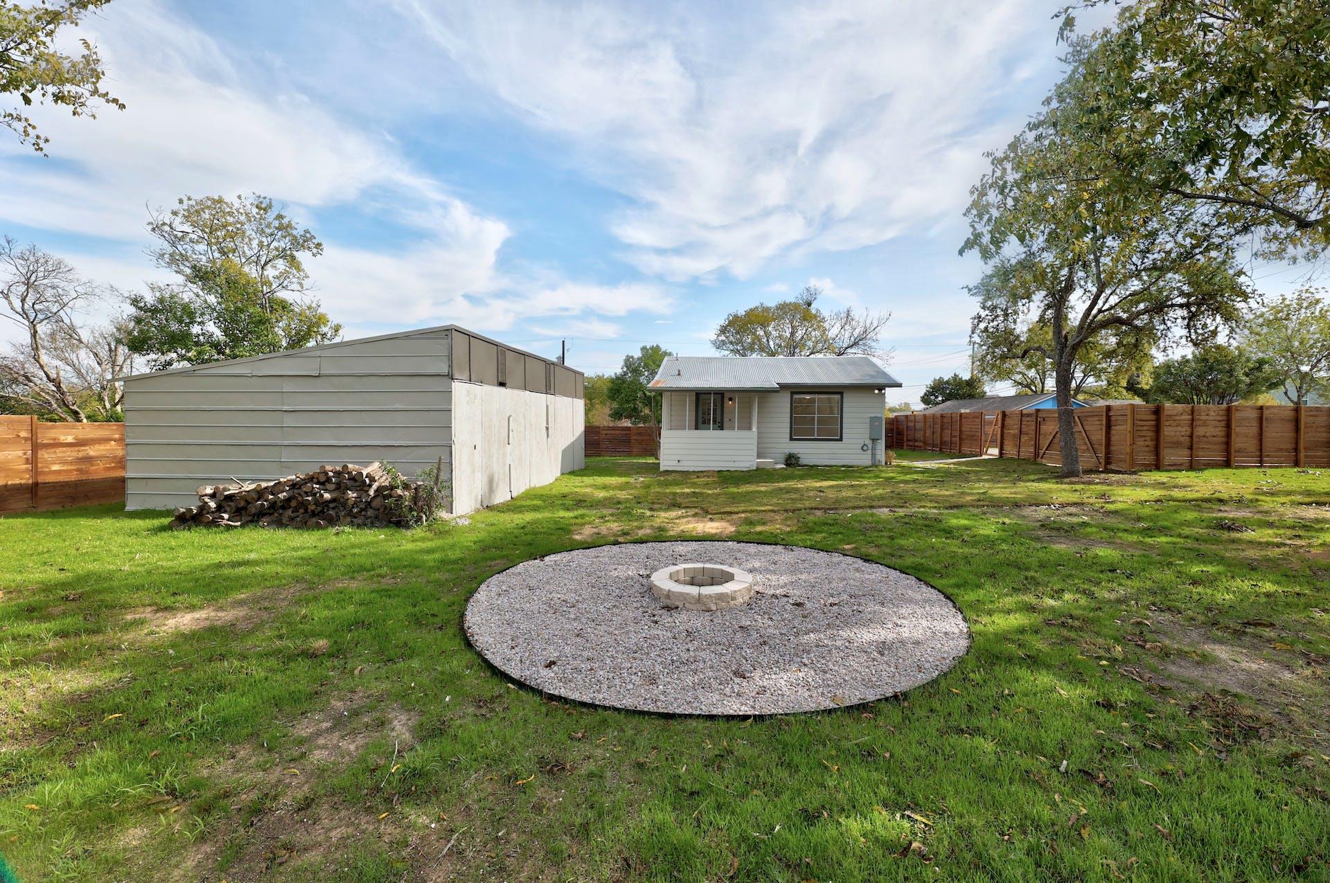 306 W Stassney LN Unit: 1&2