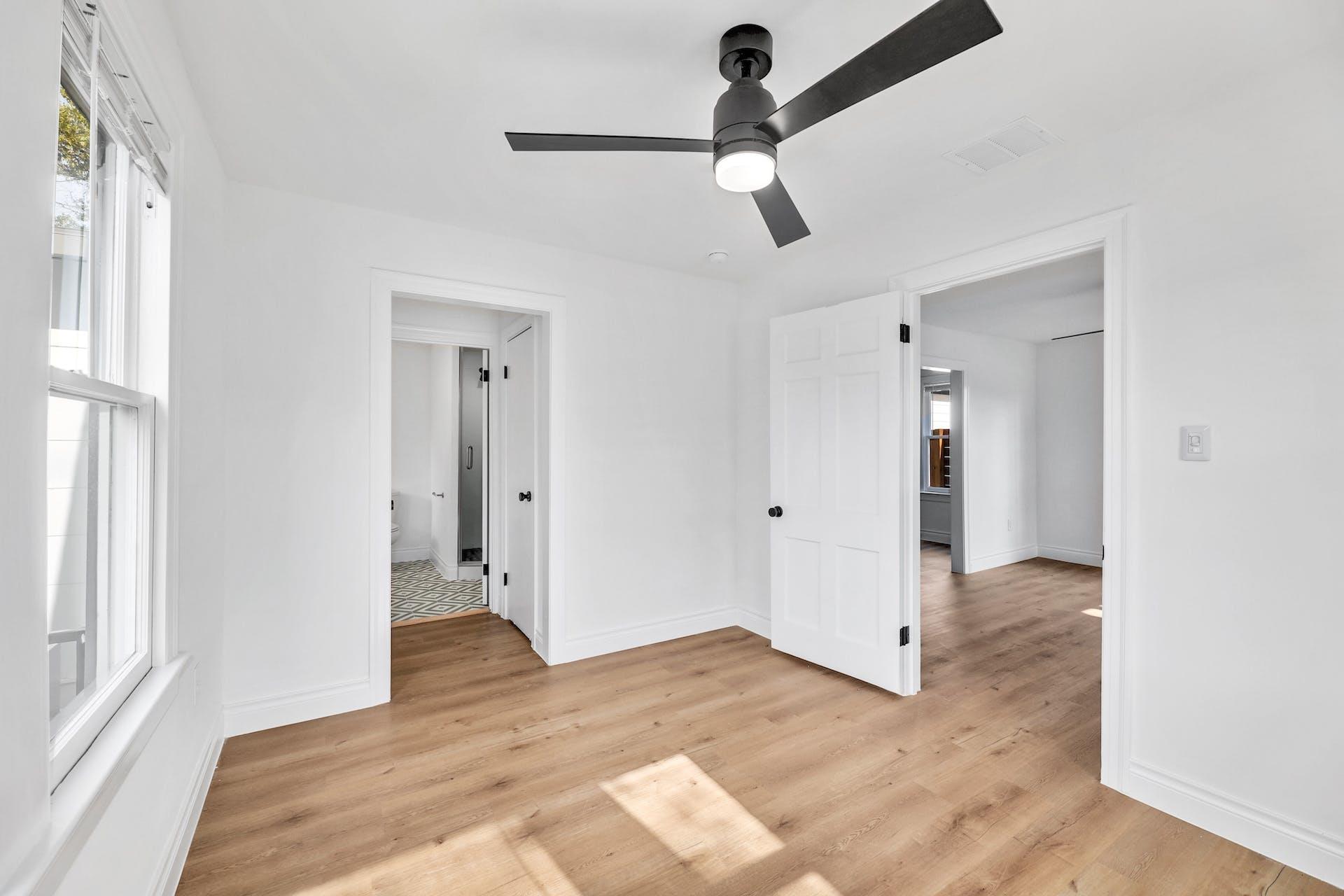 306 W Stassney LN Unit: 1&2