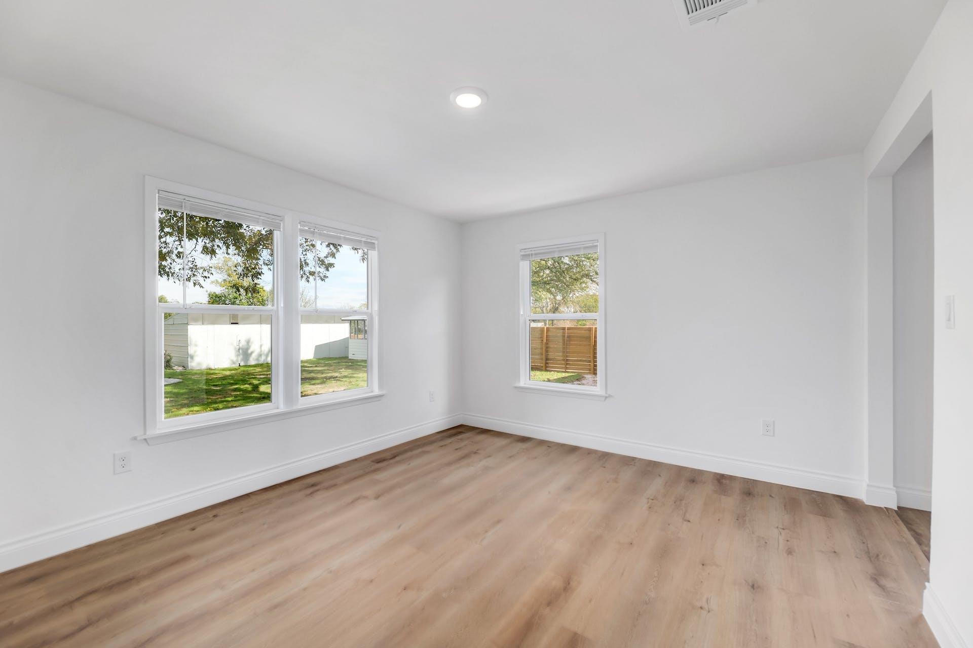 306 W Stassney LN Unit: 1&2