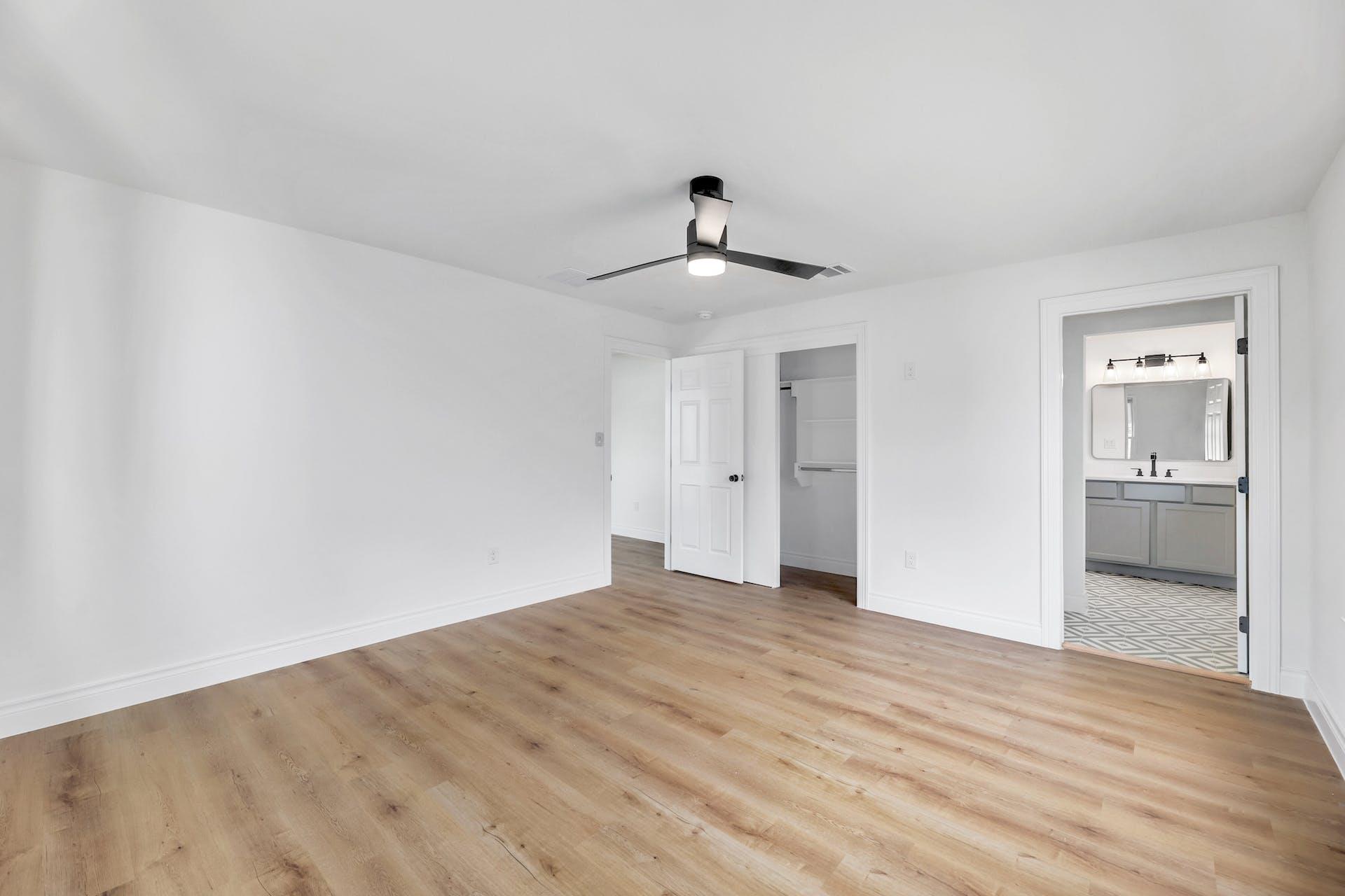 306 W Stassney LN Unit: 1&2