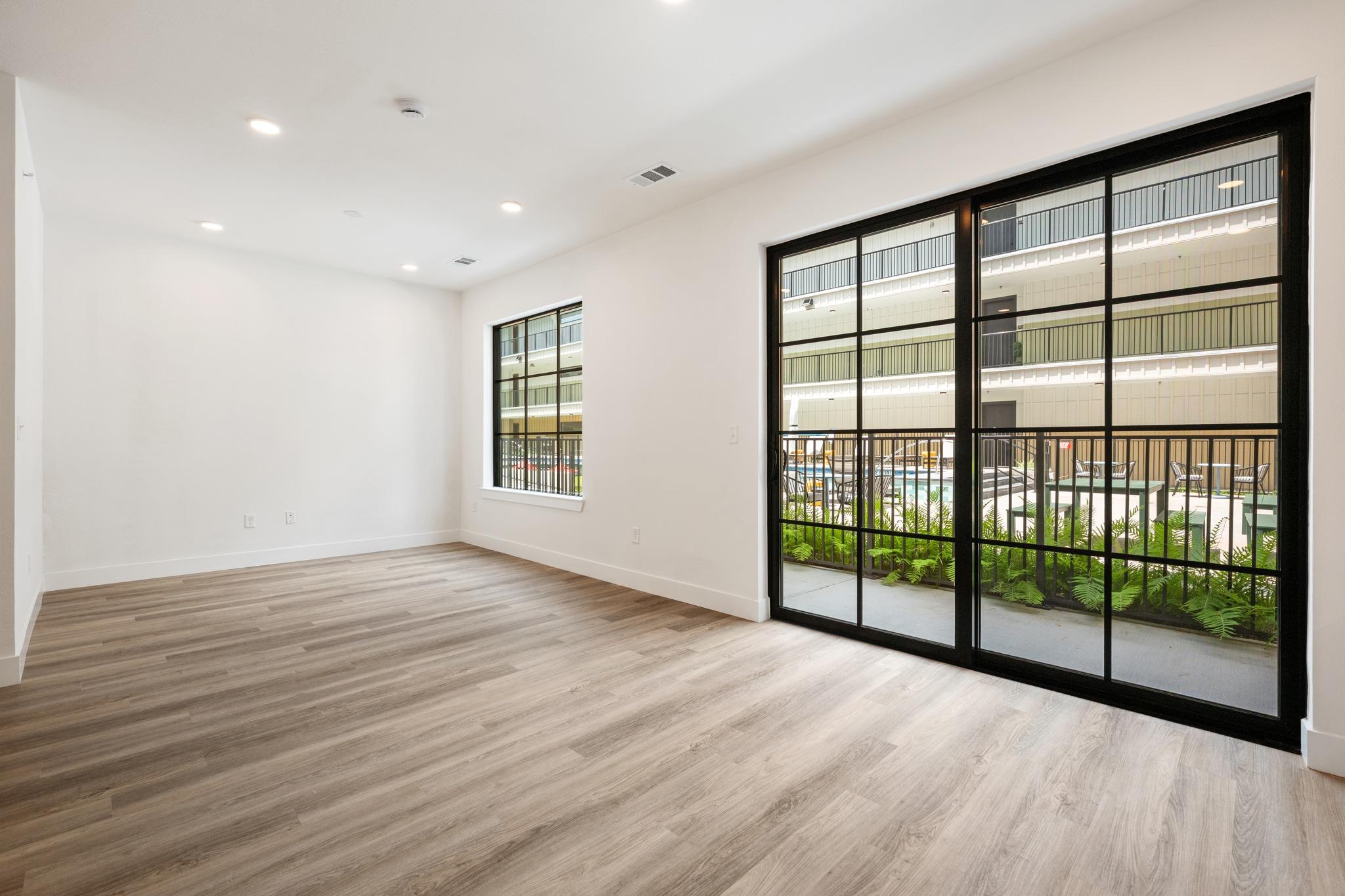 4315 S Congress Ave # 208