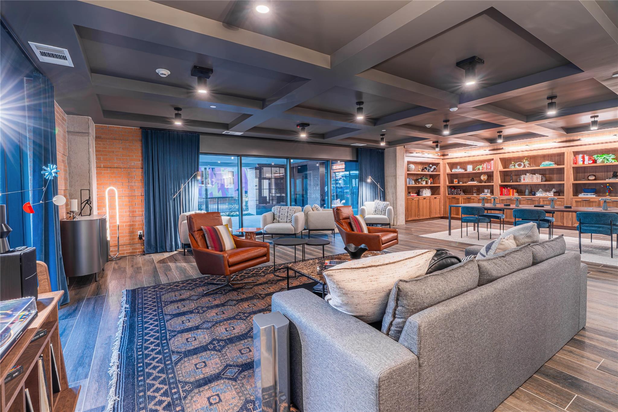 4315 S Congress Ave # 208