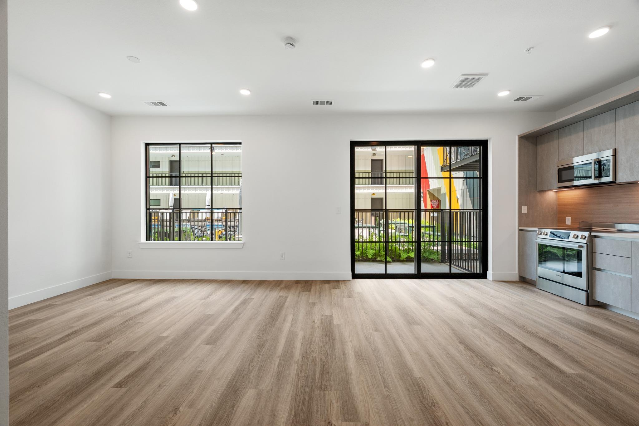 4315 S Congress Ave # 208