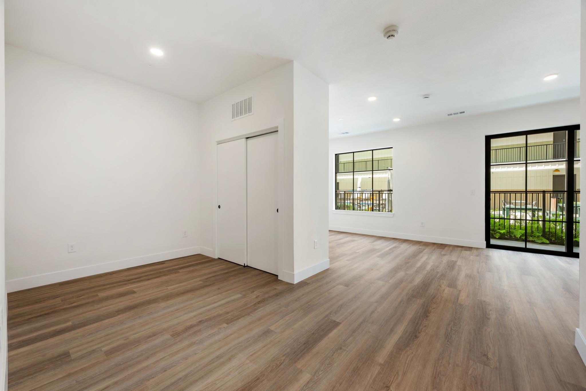 4315 S Congress Ave # 208