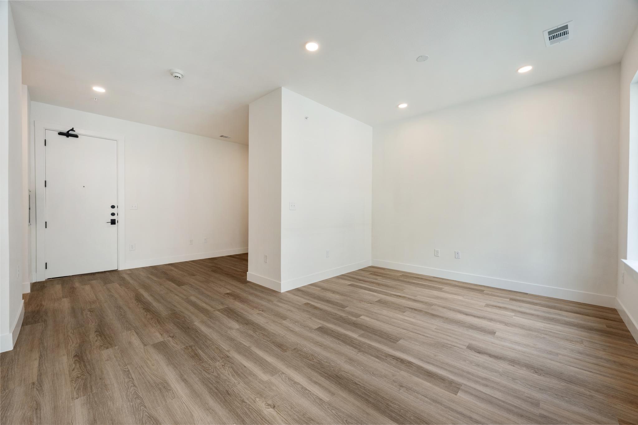 4315 S Congress Ave # 208