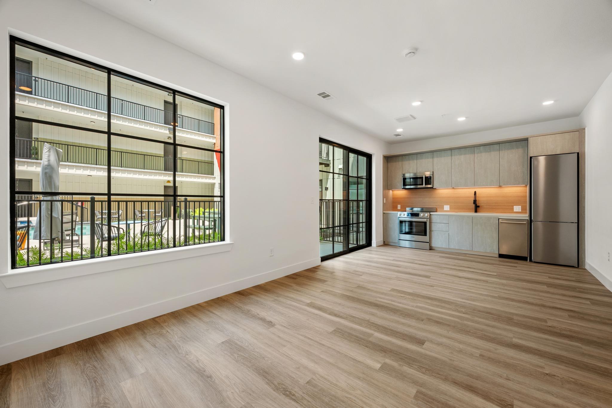 4315 S Congress Ave # 208