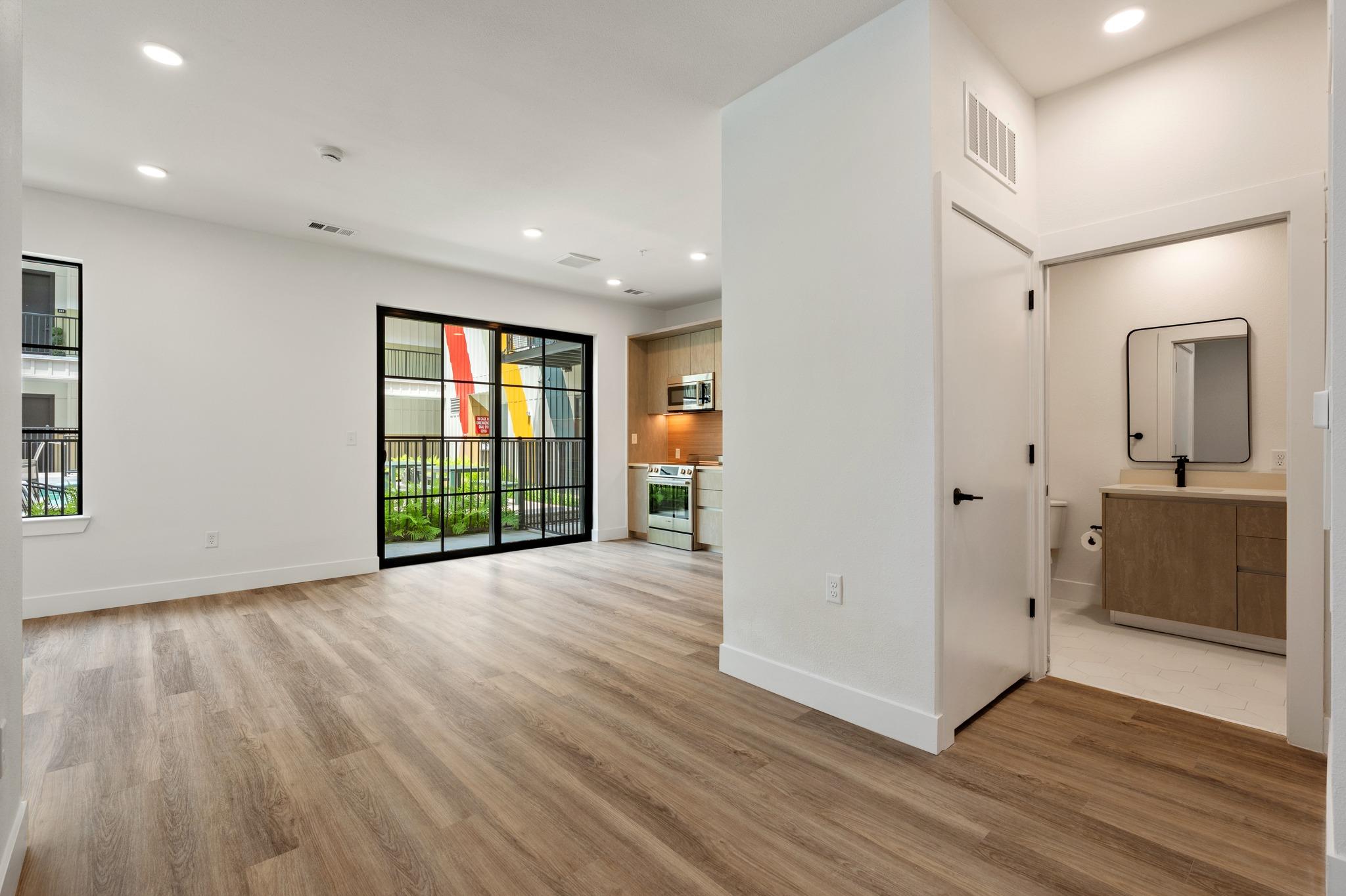 4315 S Congress Ave # 208