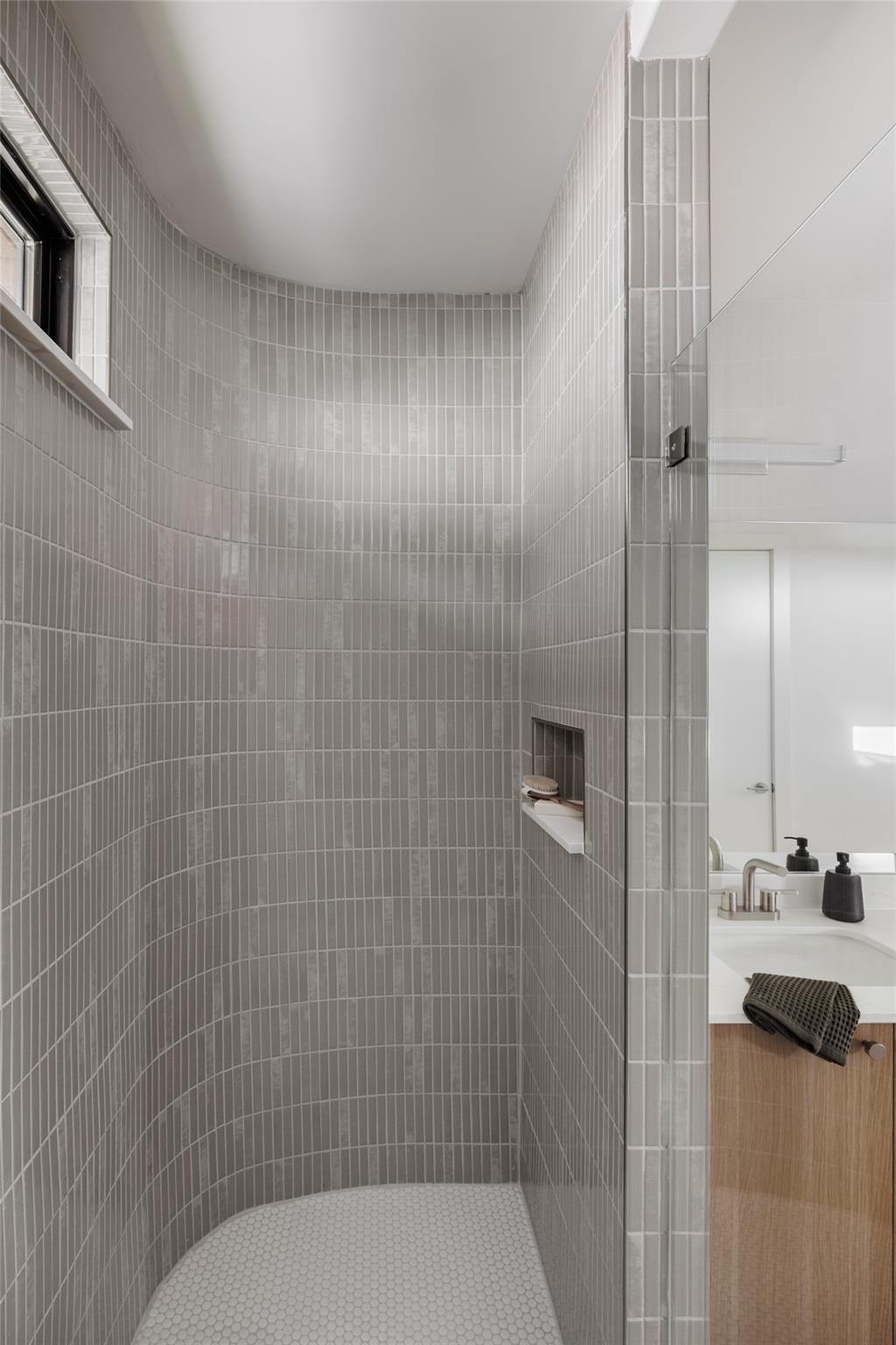 3600 Tom Miller ST # 2