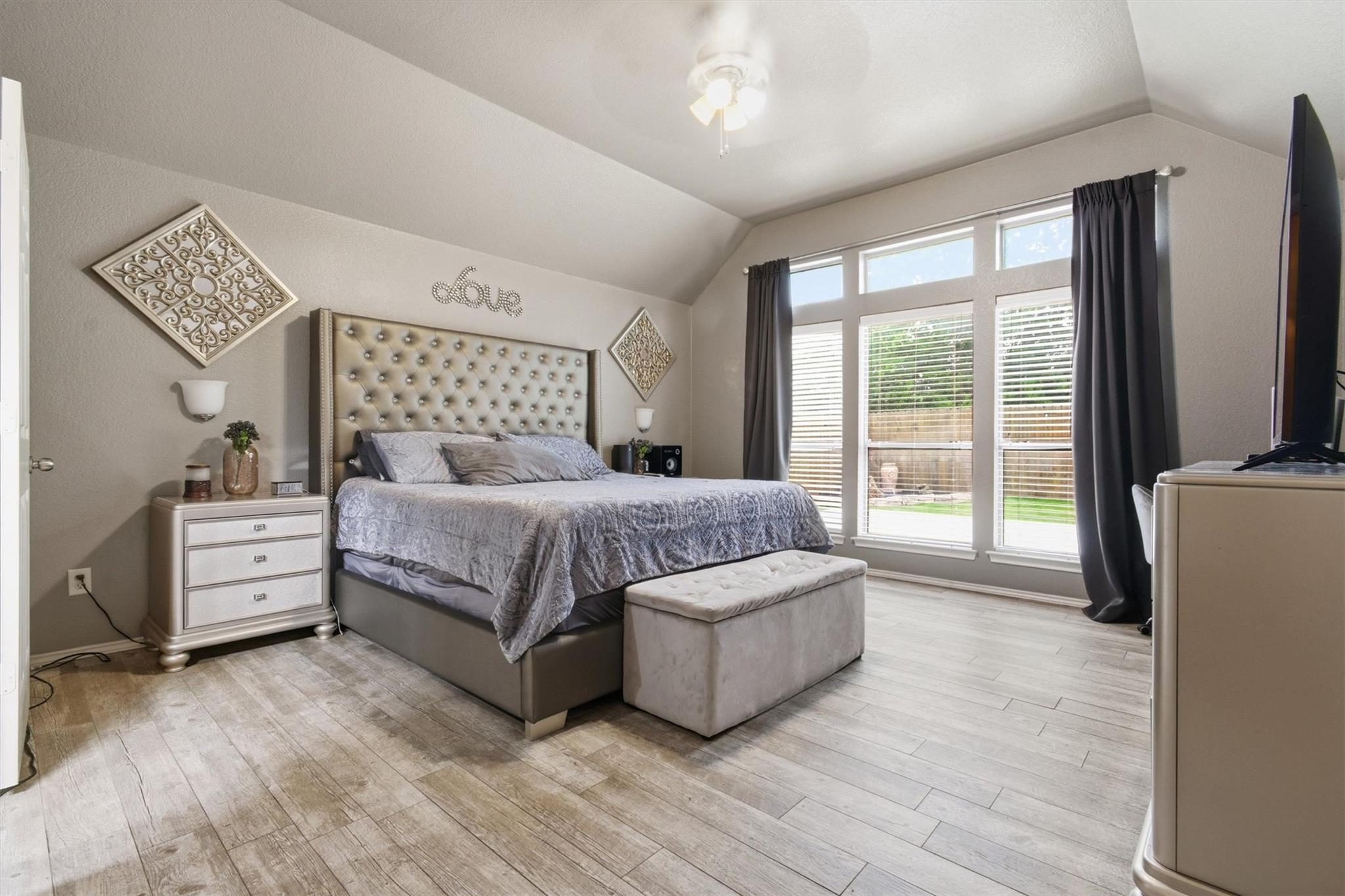 377 Verano DR