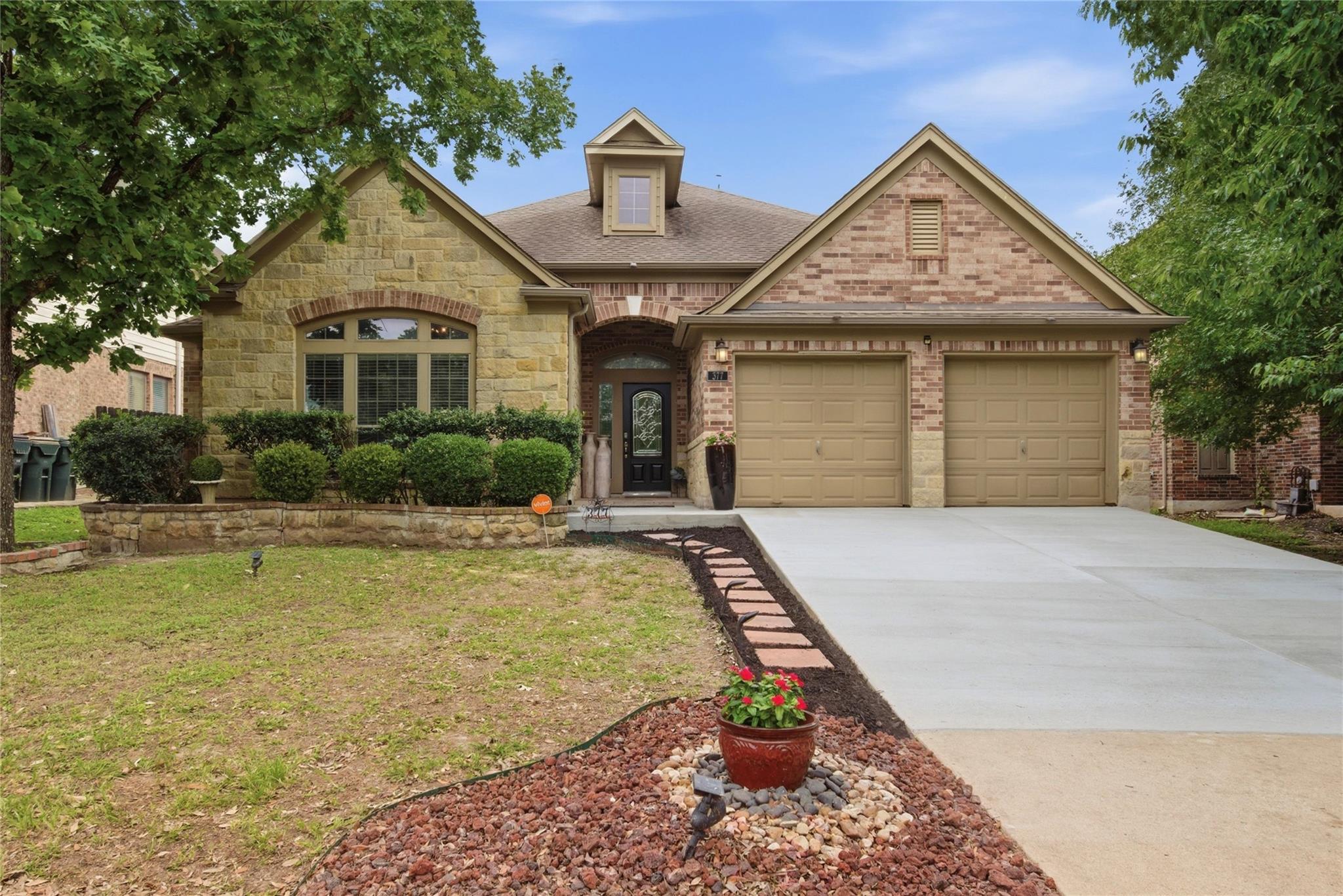 377 Verano DR