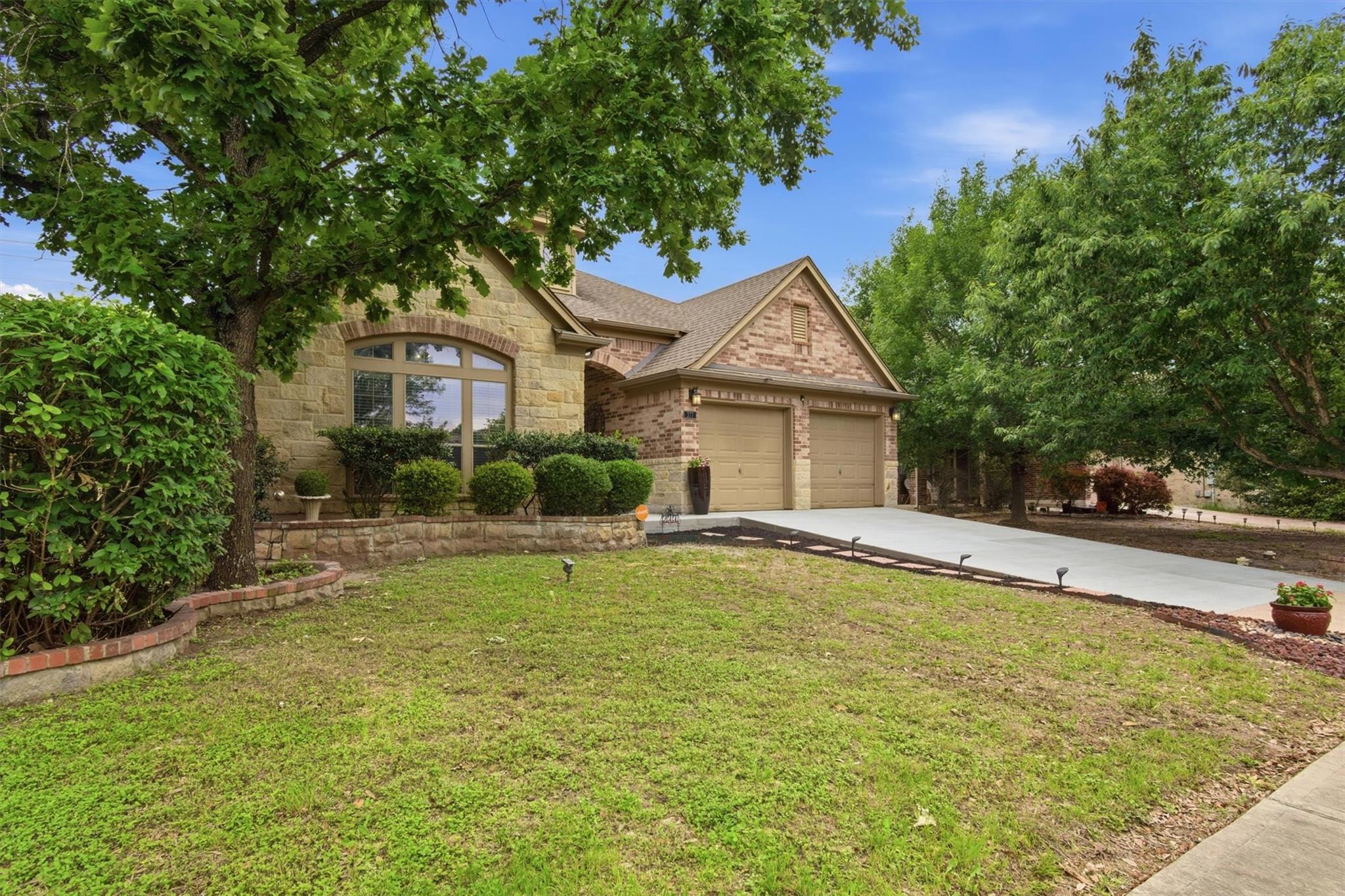 377 Verano DR