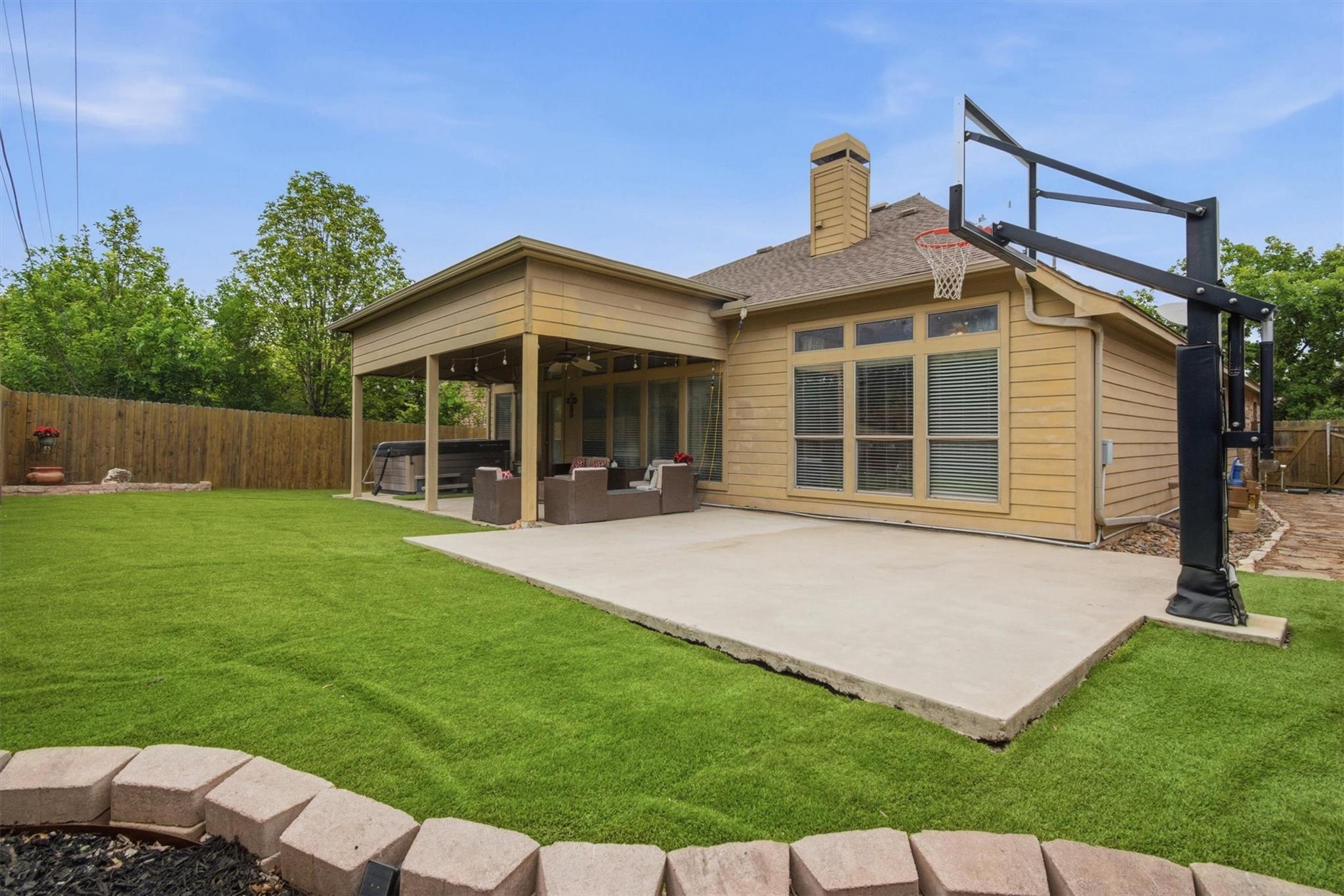 377 Verano DR