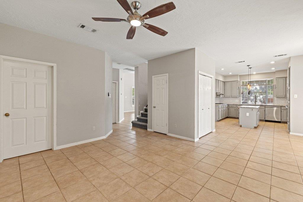 6215 John Chisum LN