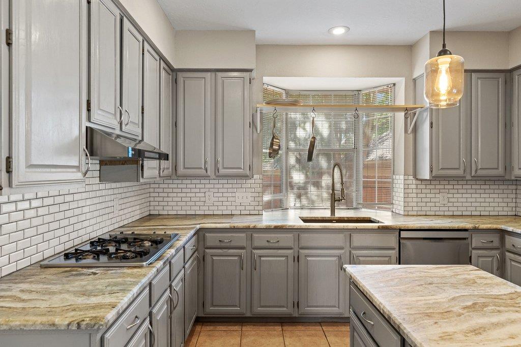 6215 John Chisum LN