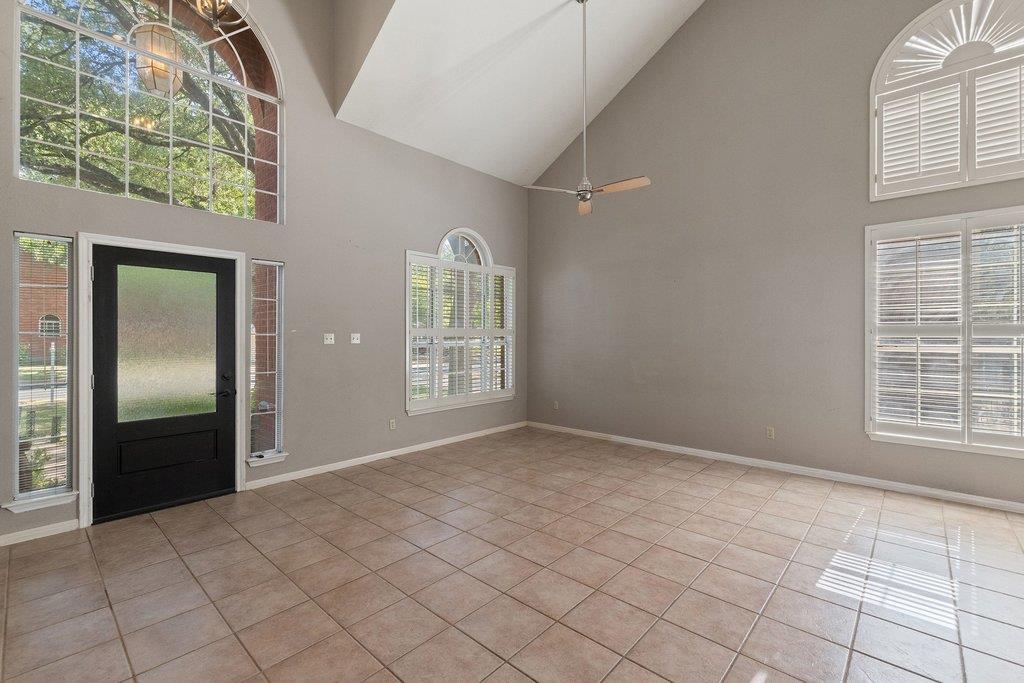 6215 John Chisum LN