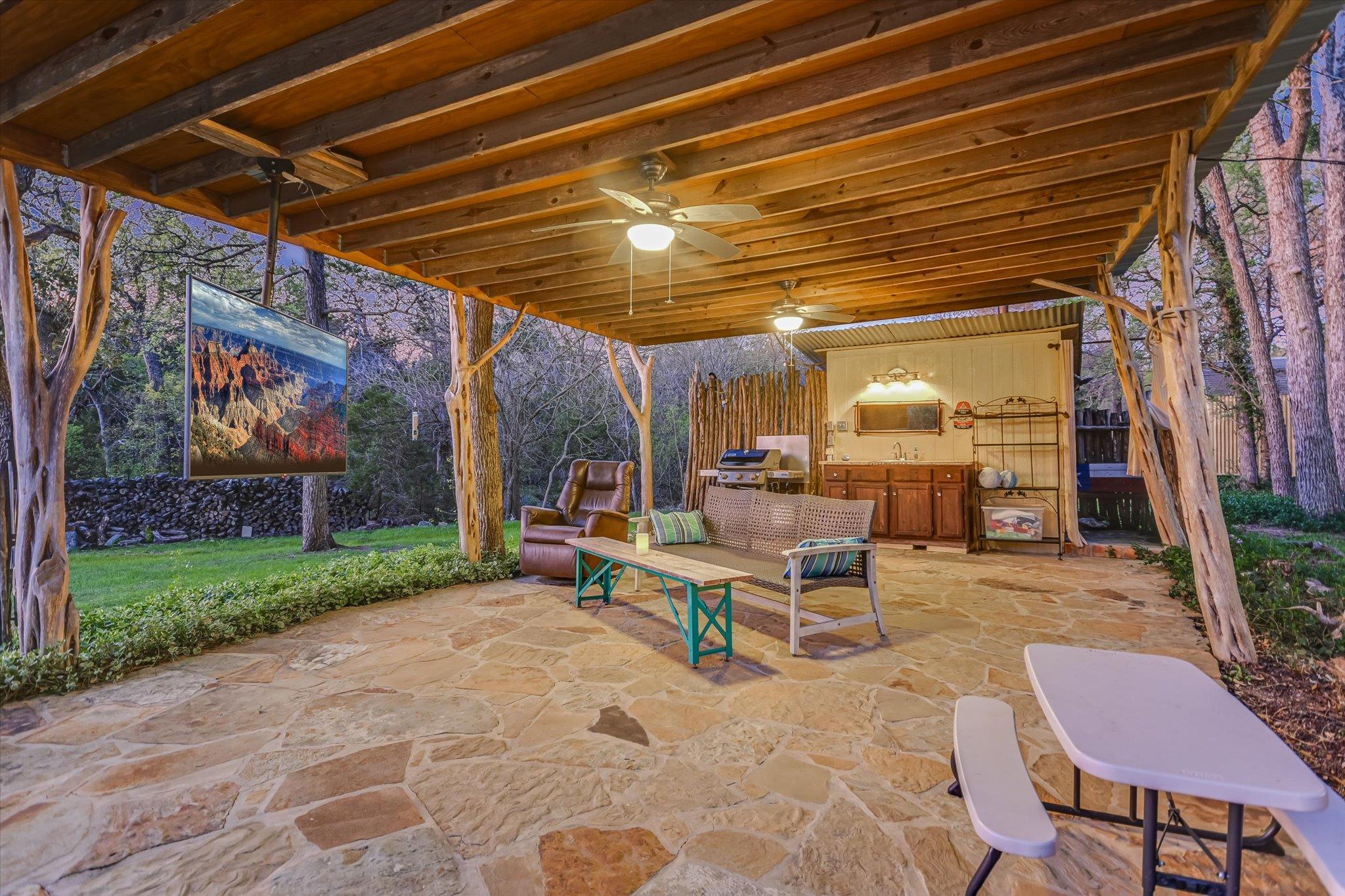 300 DEER LAKE ESTATES