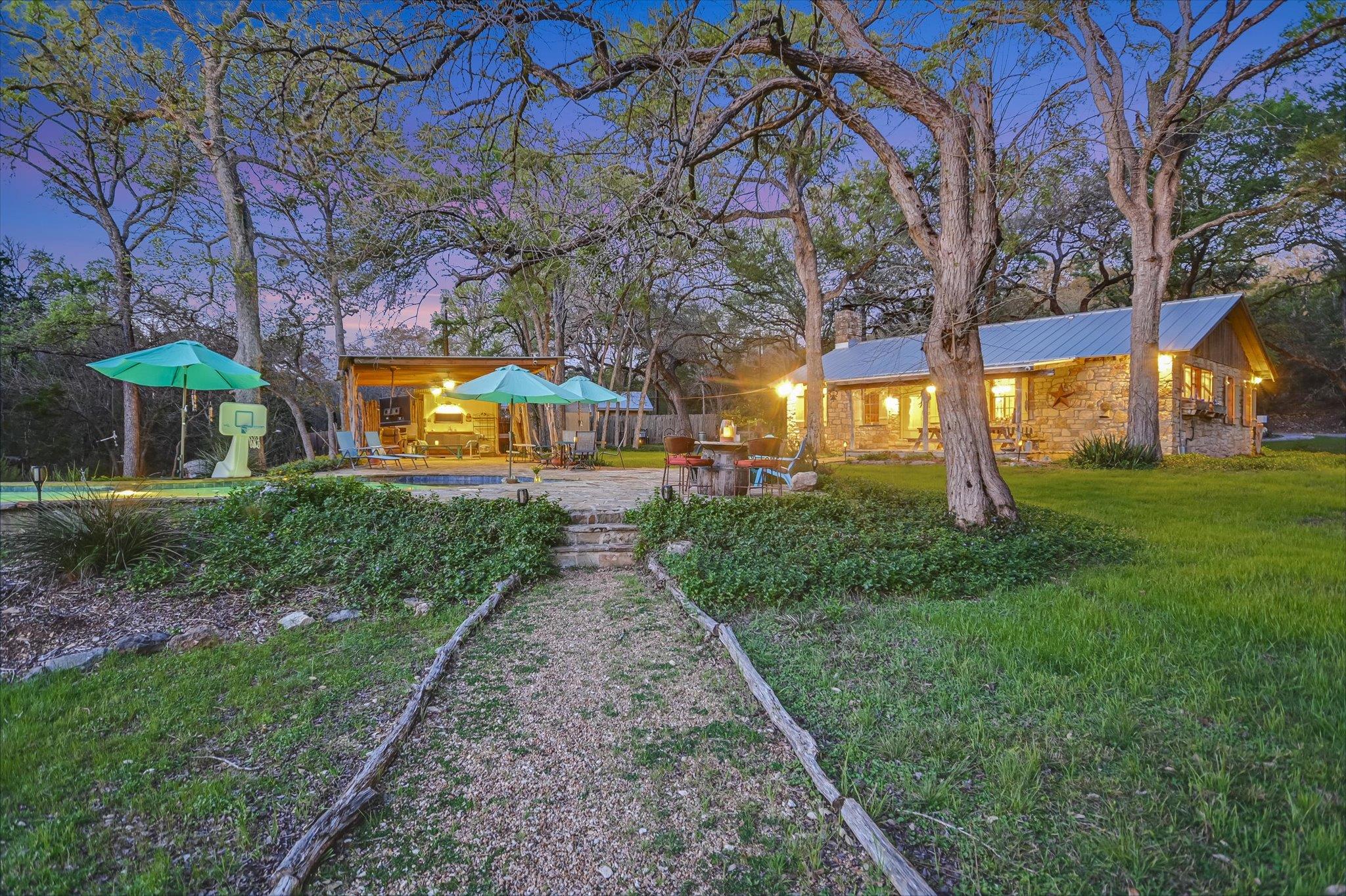 300 DEER LAKE ESTATES