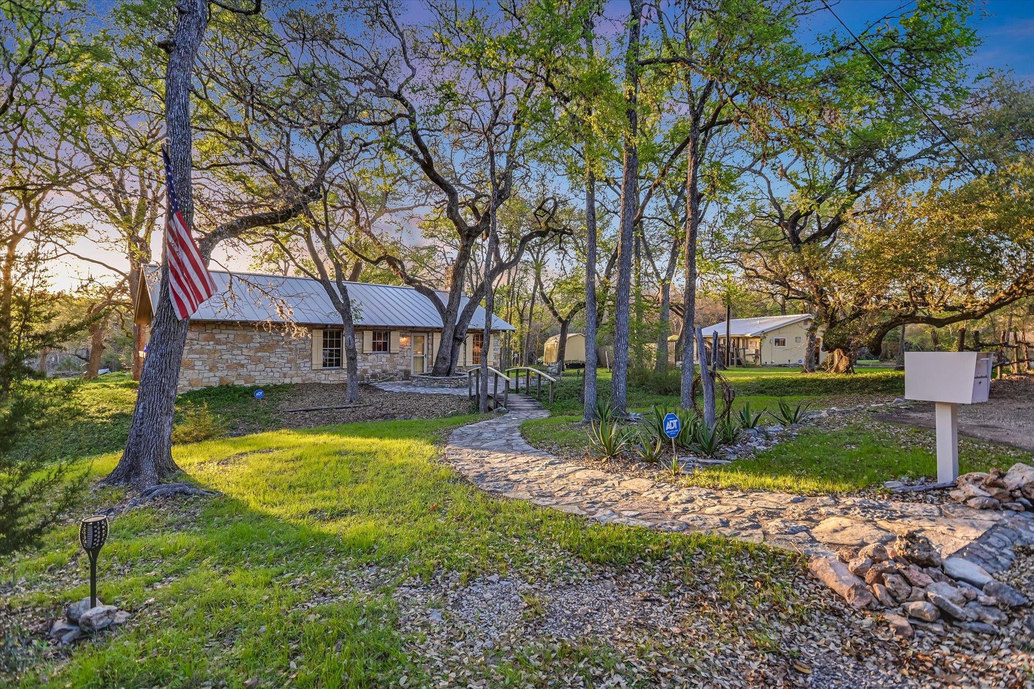 300 DEER LAKE ESTATES
