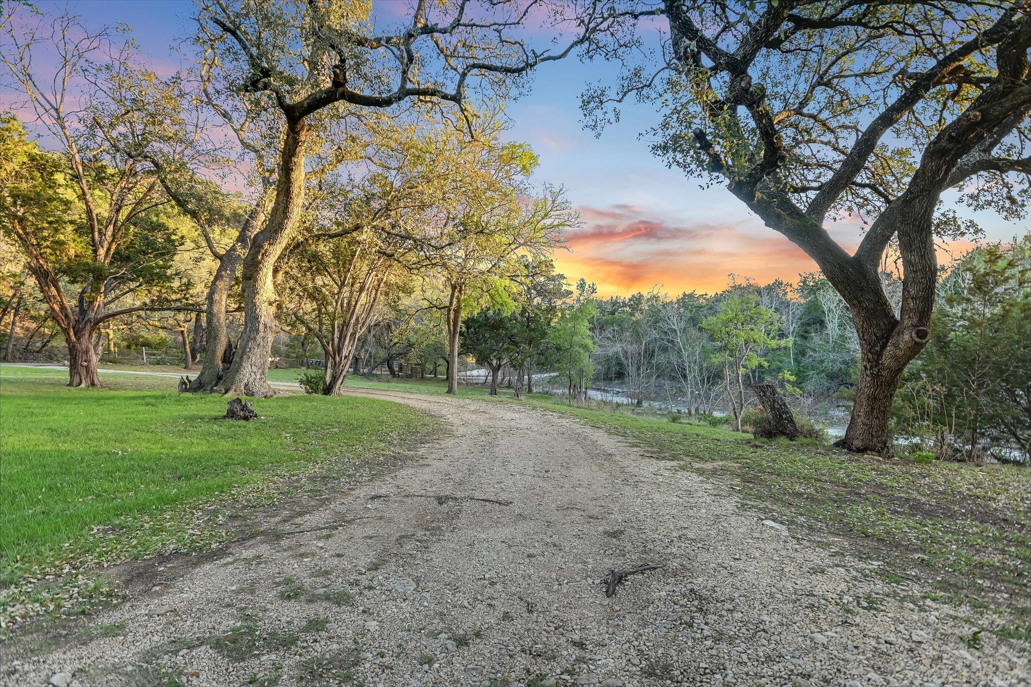 300 DEER LAKE ESTATES