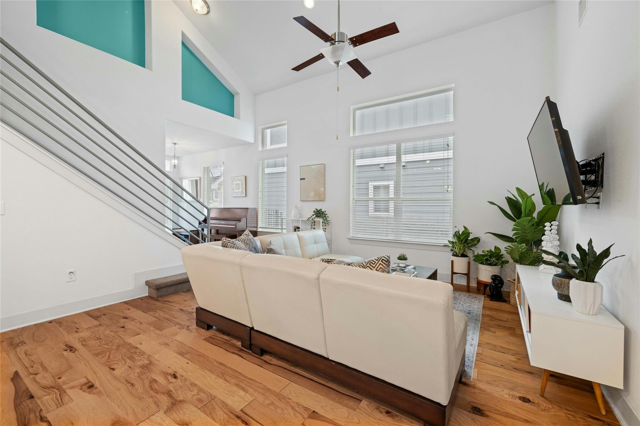 2313 Capulet ST