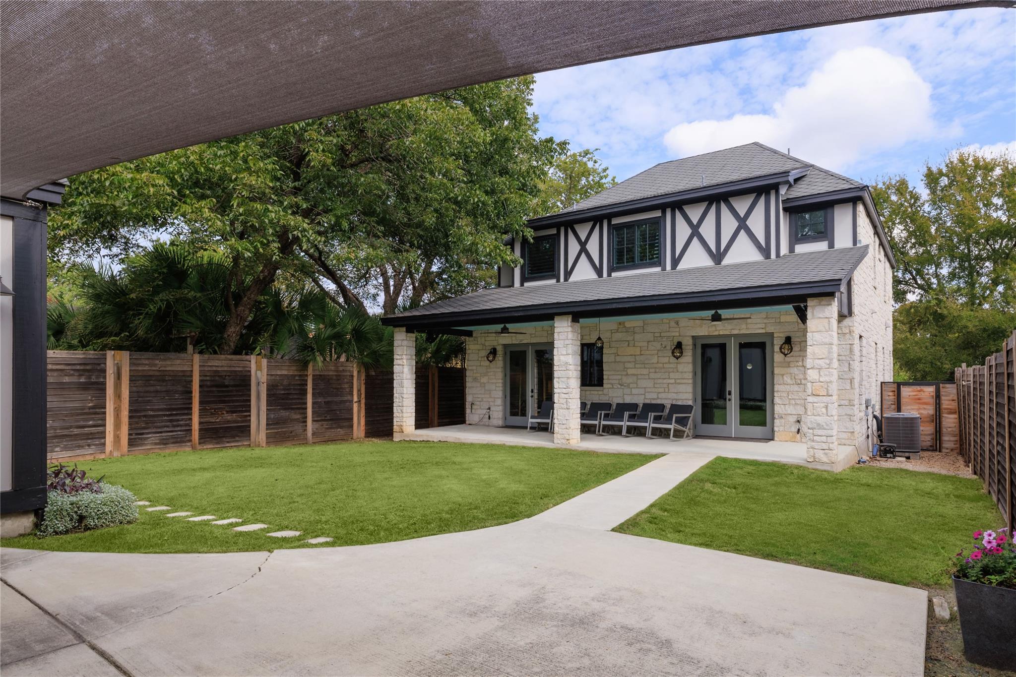 1107 Woodland Ave