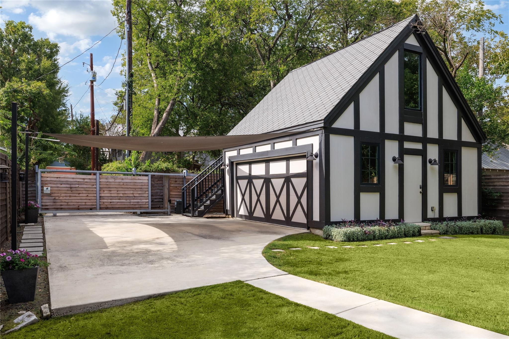 1107 Woodland Ave