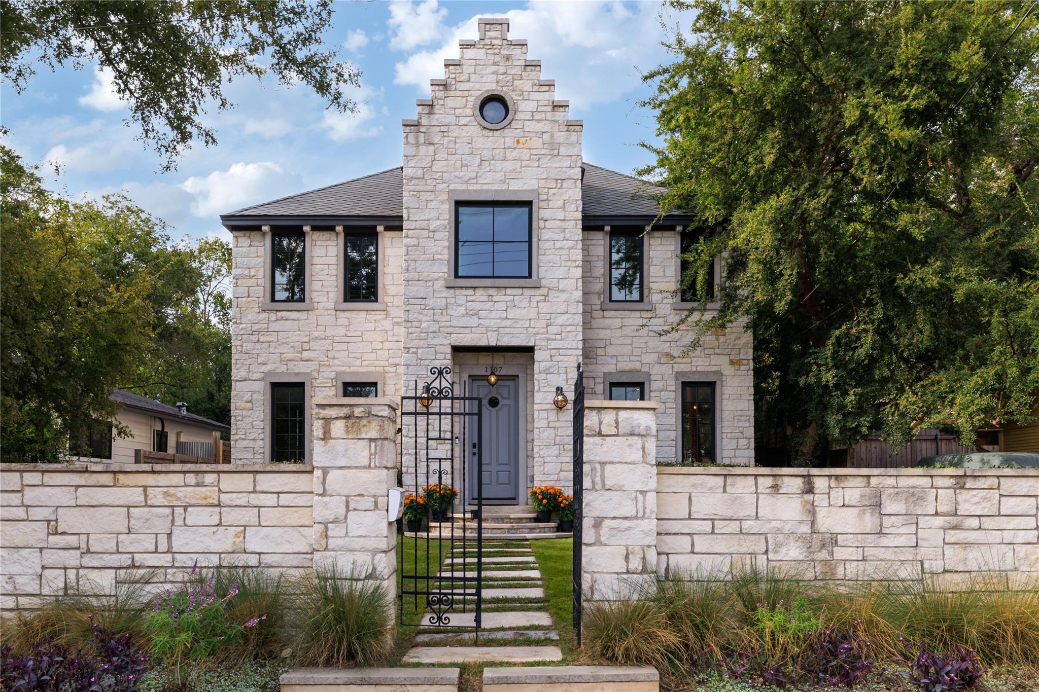 1107 Woodland Ave