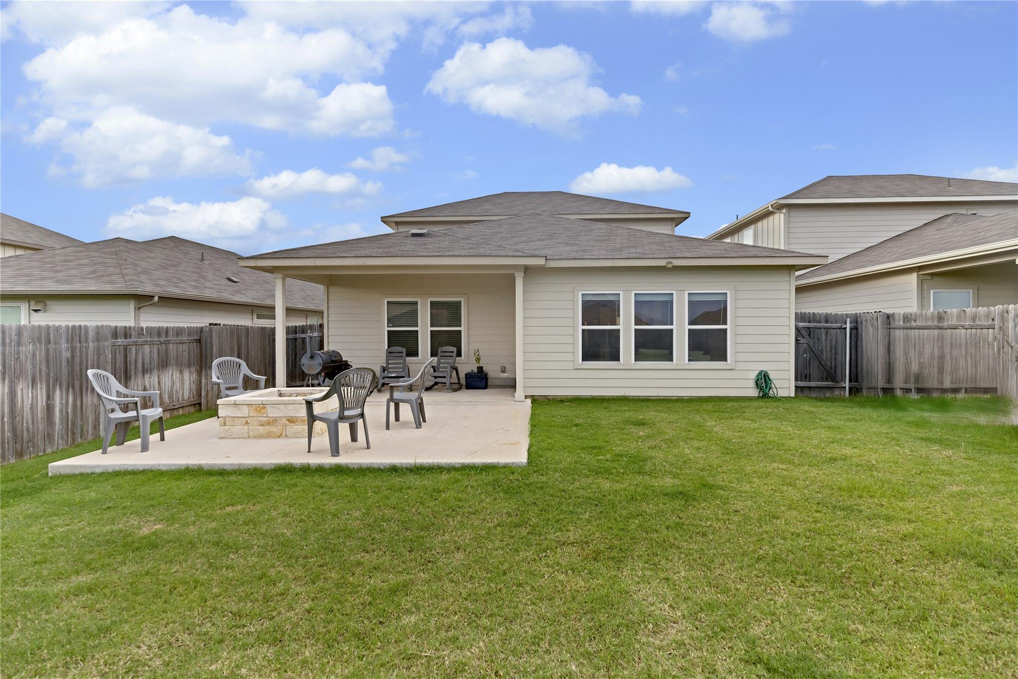 202 Grapefruit RD